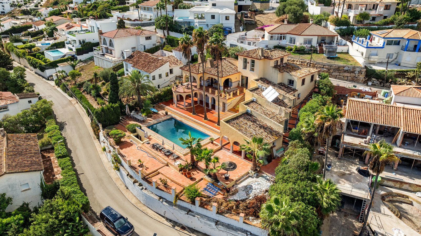 Magnificent Andalusian Villa with Scandinavian Touch and Sea Views in Estepona West · Photo 26