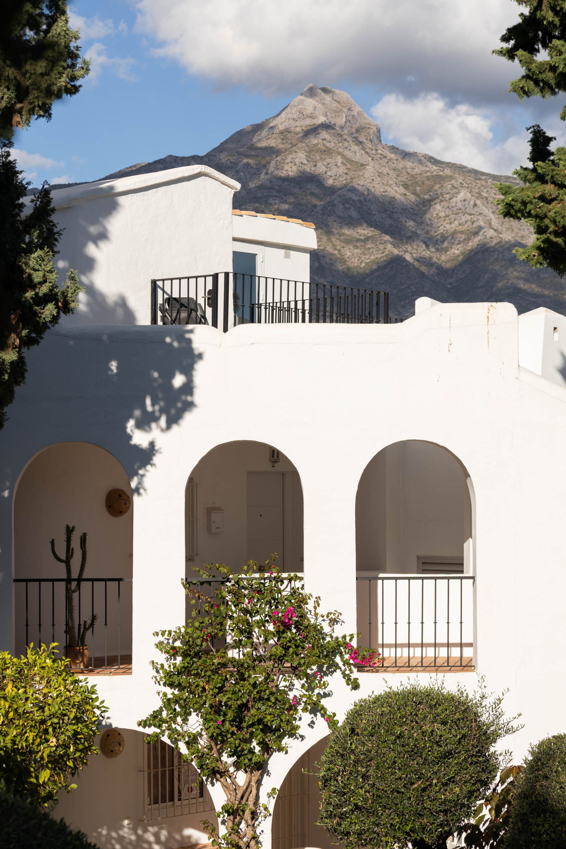 Beautifully Renovated Apartment with Stunning Views in Nueva Andalucía · Photo 26