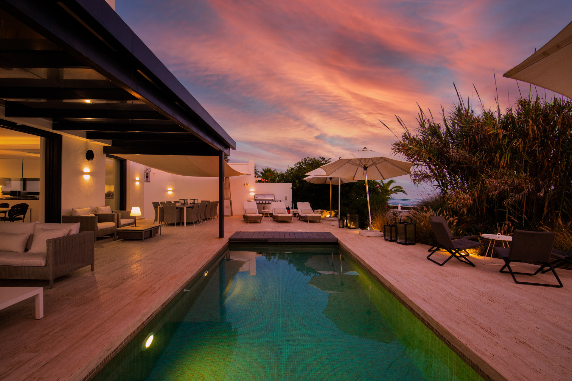 Spectacular South-East Facing Beachfront Villa with Direct Sea Access in Costabella, Marbella · Photo 27