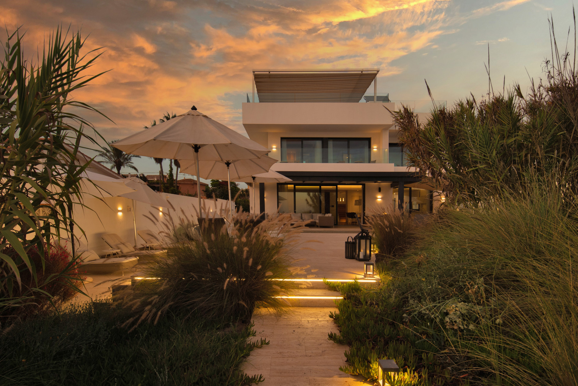Spectacular South-East Facing Beachfront Villa with Direct Sea Access in Costabella, Marbella · Photo 18