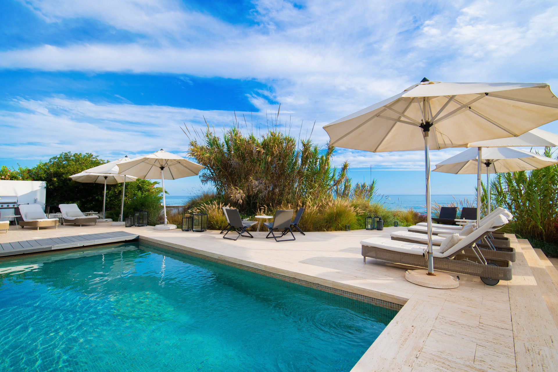 Spectacular South-East Facing Beachfront Villa with Direct Sea Access in Costabella, Marbella · Photo 11