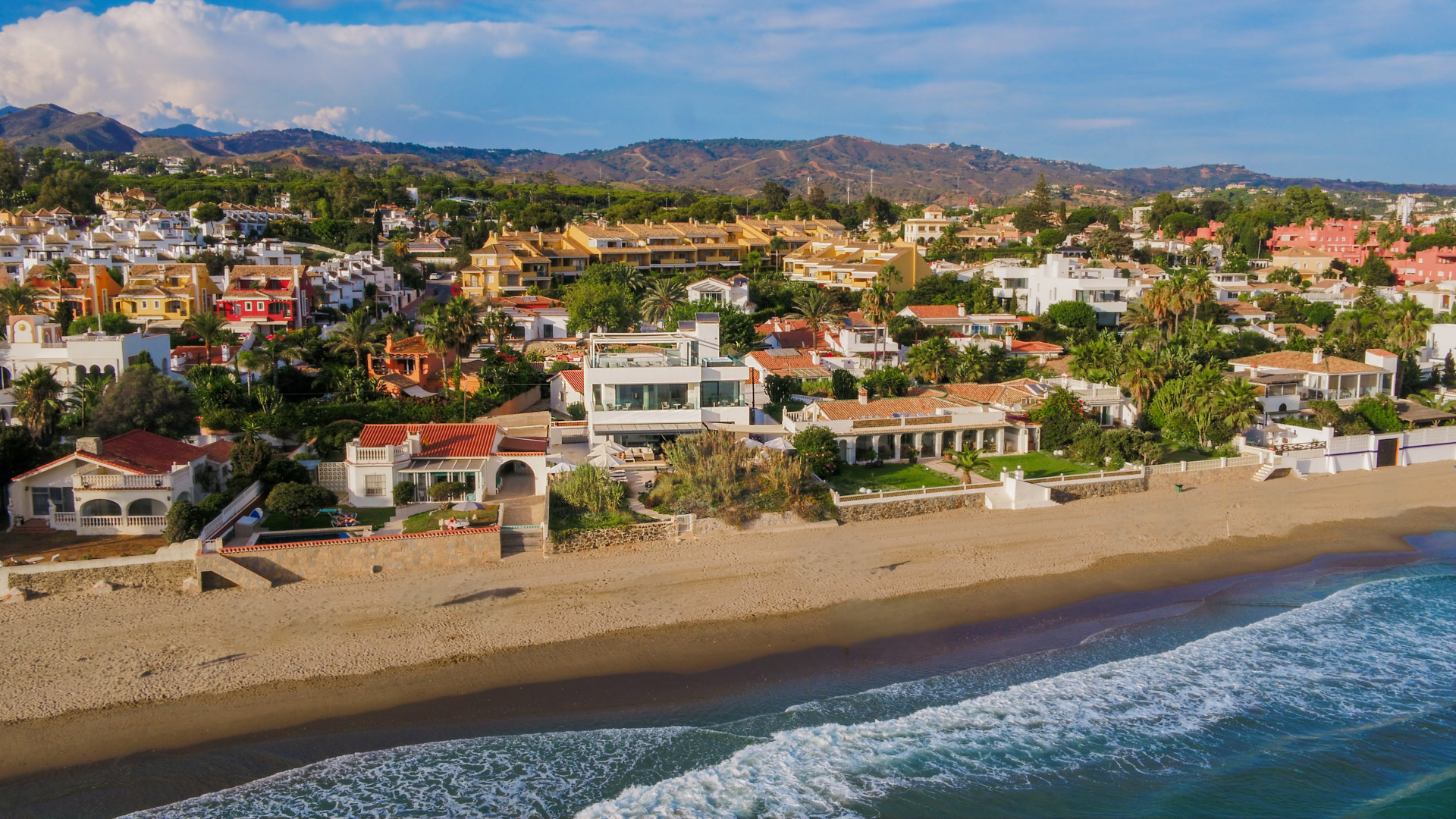 Spectacular South-East Facing Beachfront Villa with Direct Sea Access in Costabella, Marbella · Photo 14