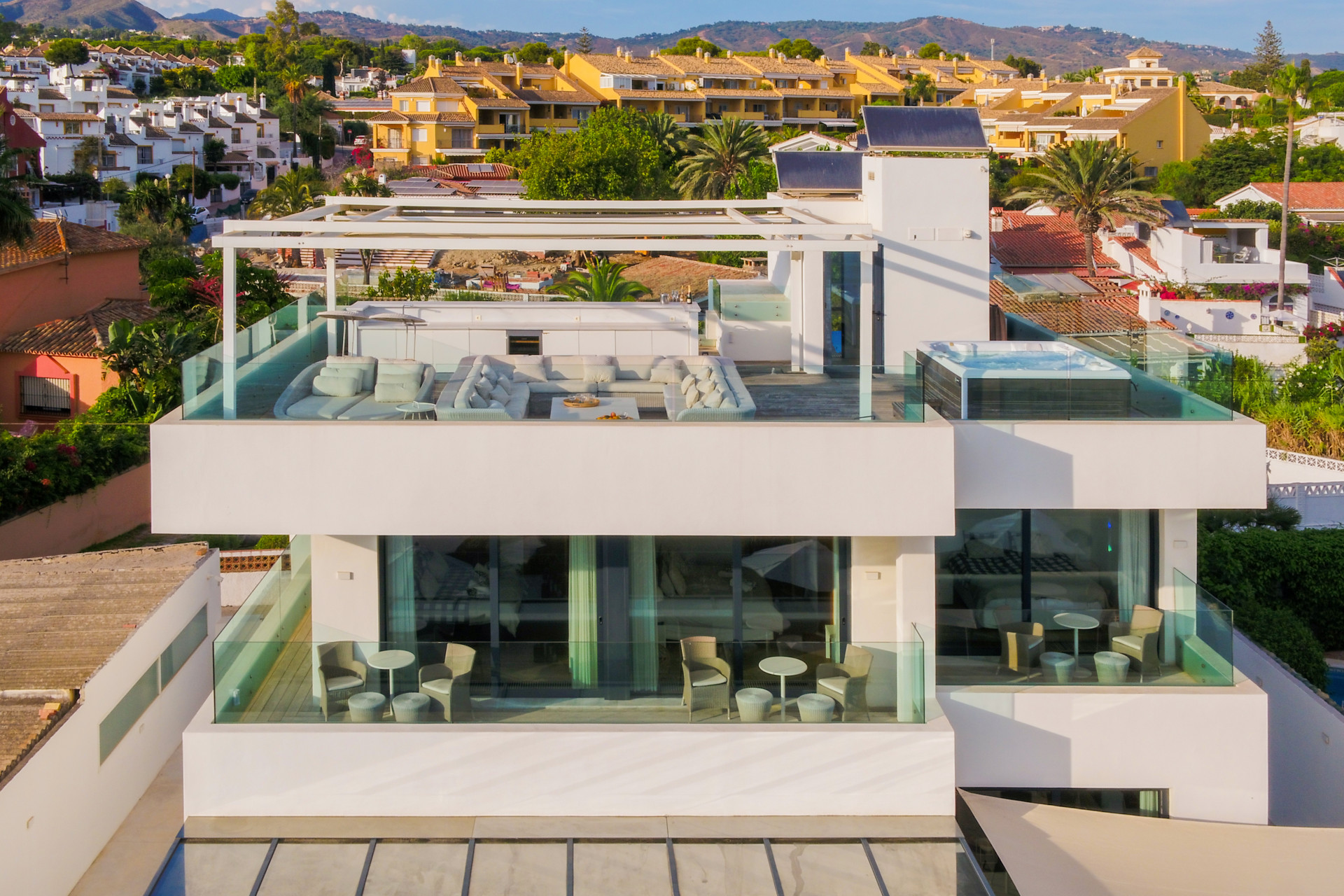 Spectacular South-East Facing Beachfront Villa with Direct Sea Access in Costabella, Marbella · Photo 16