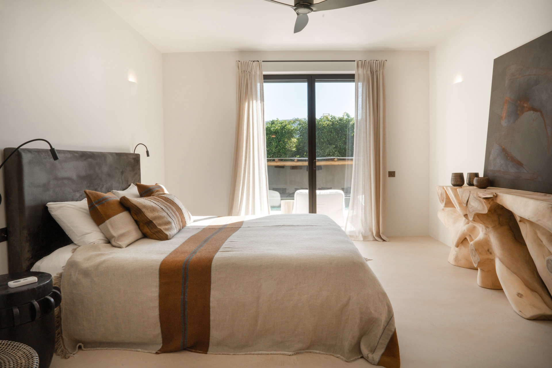 Single Luxury Villa in Selwo: Fusion of Exotic Styles with Sea Views · Photo 21
