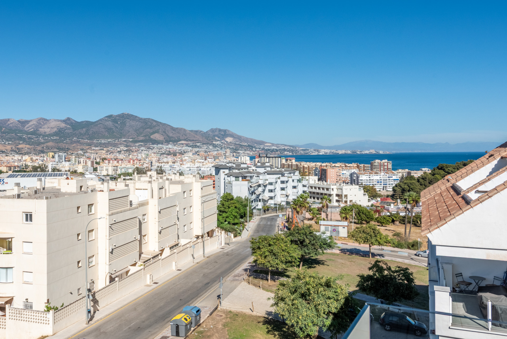 Modern Elegance with Sea and urban views over Fuengirola with turist license · Photo 17