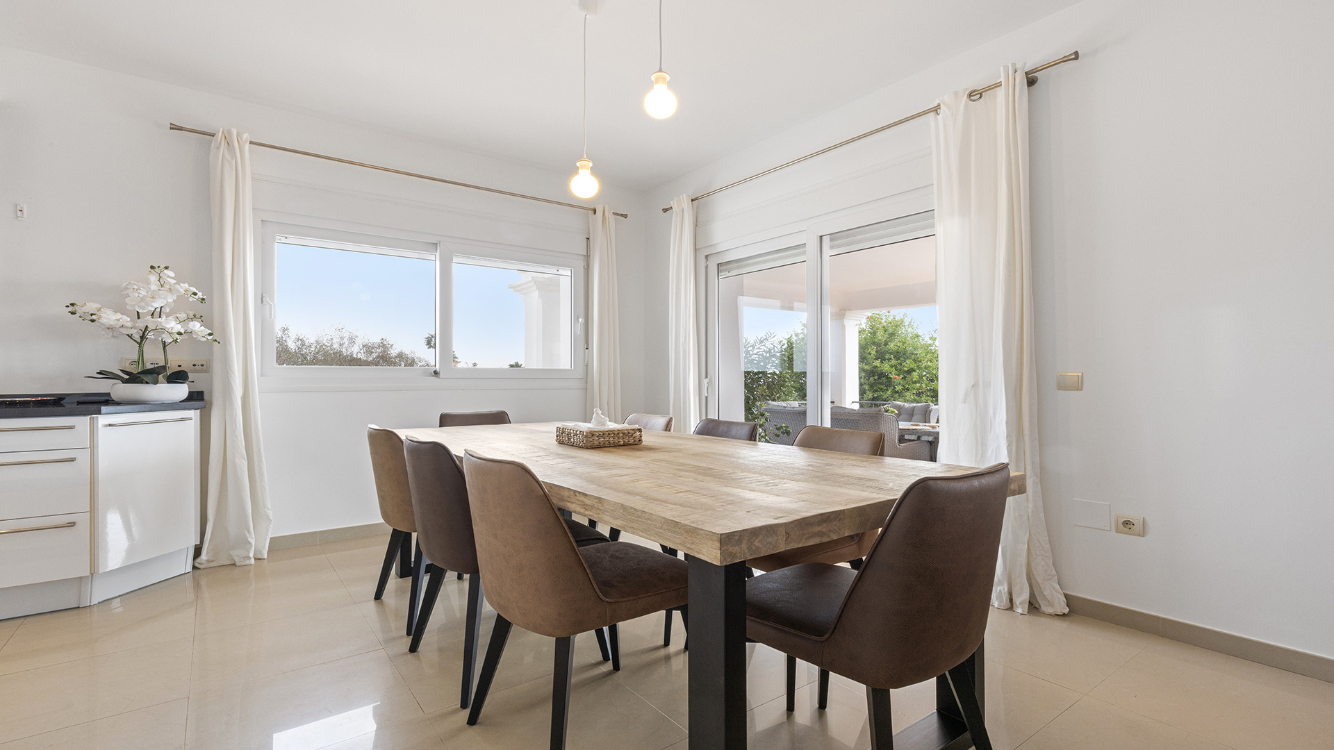 Elegant 4-Bedroom Villa with Panoramic Sea Views in La Paloma, Manilva · Photo 18