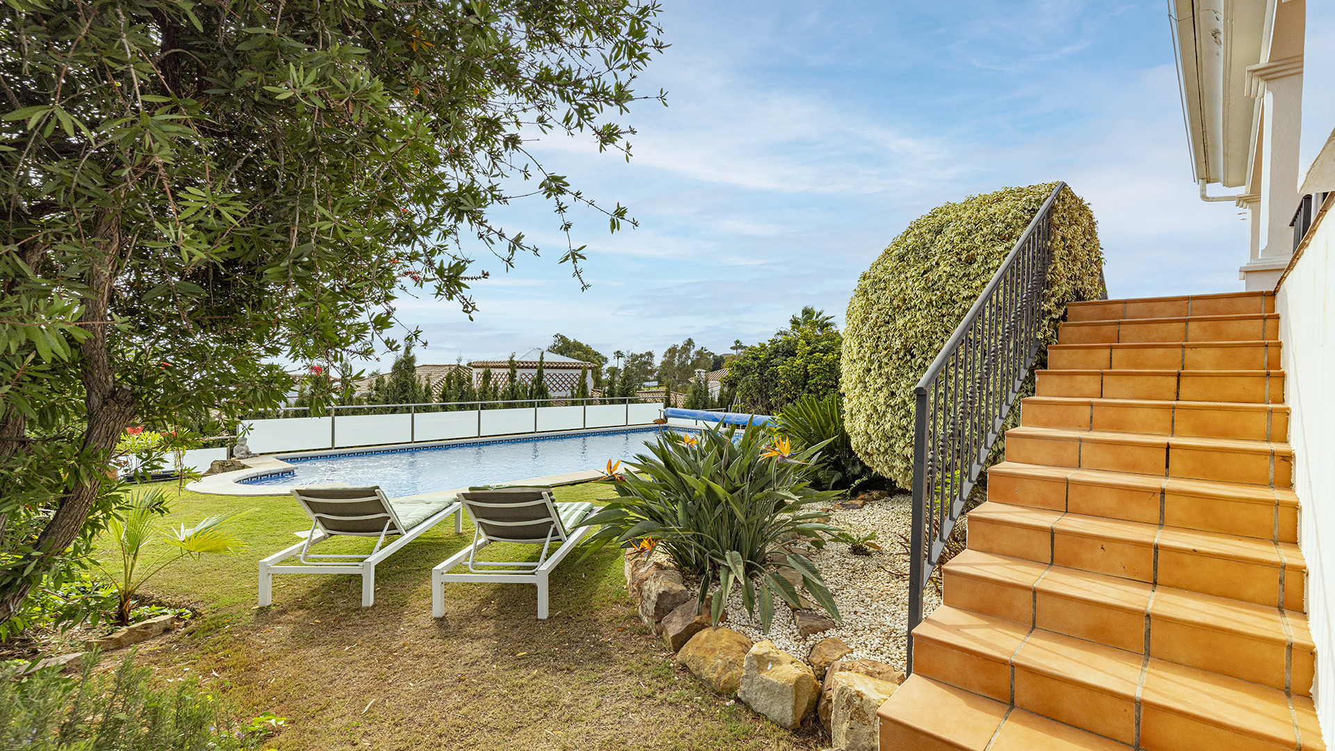 Elegant 4-Bedroom Villa with Panoramic Sea Views in La Paloma, Manilva · Photo 28