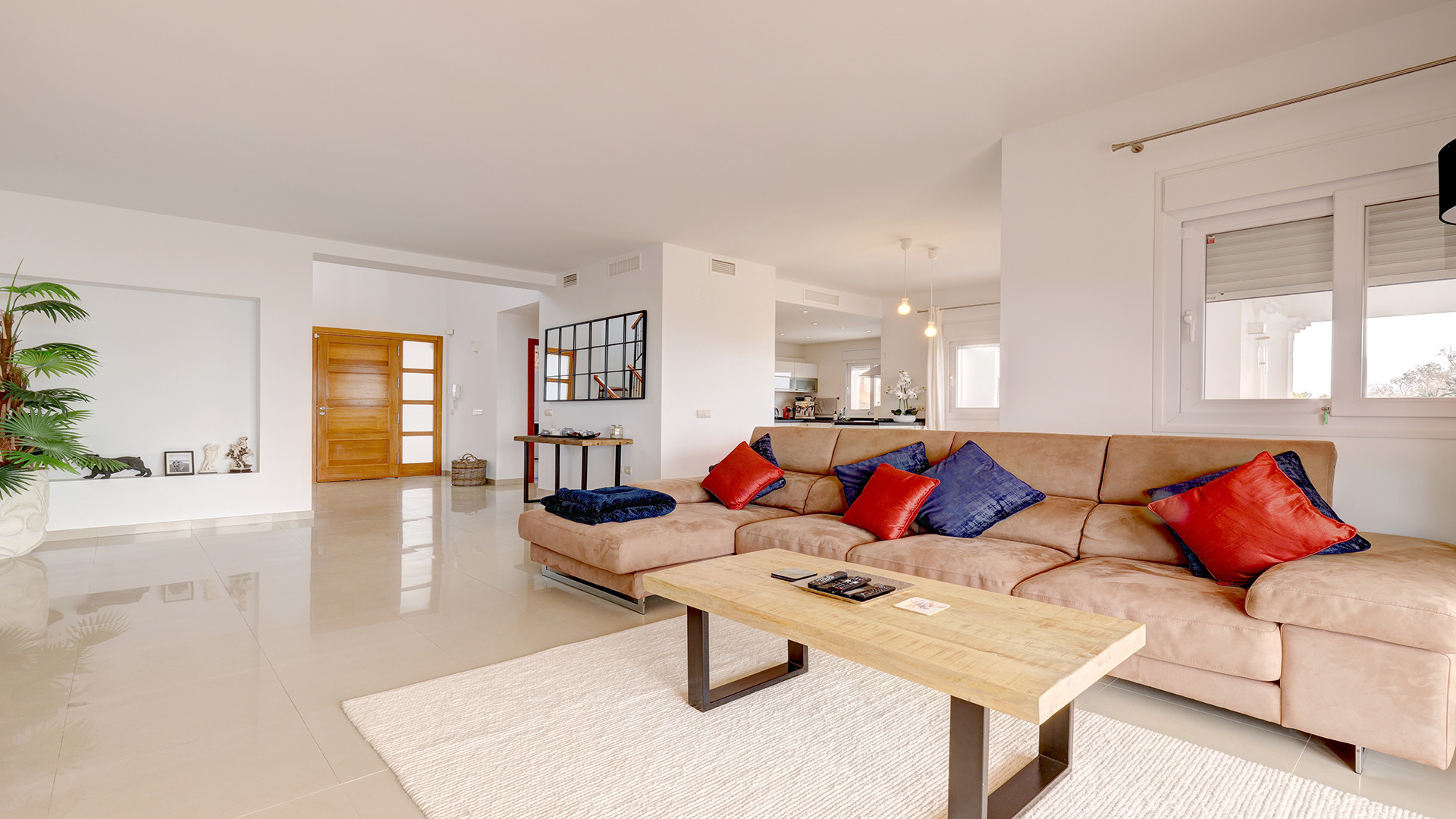 Elegant 4-Bedroom Villa with Panoramic Sea Views in La Paloma, Manilva · Photo 17