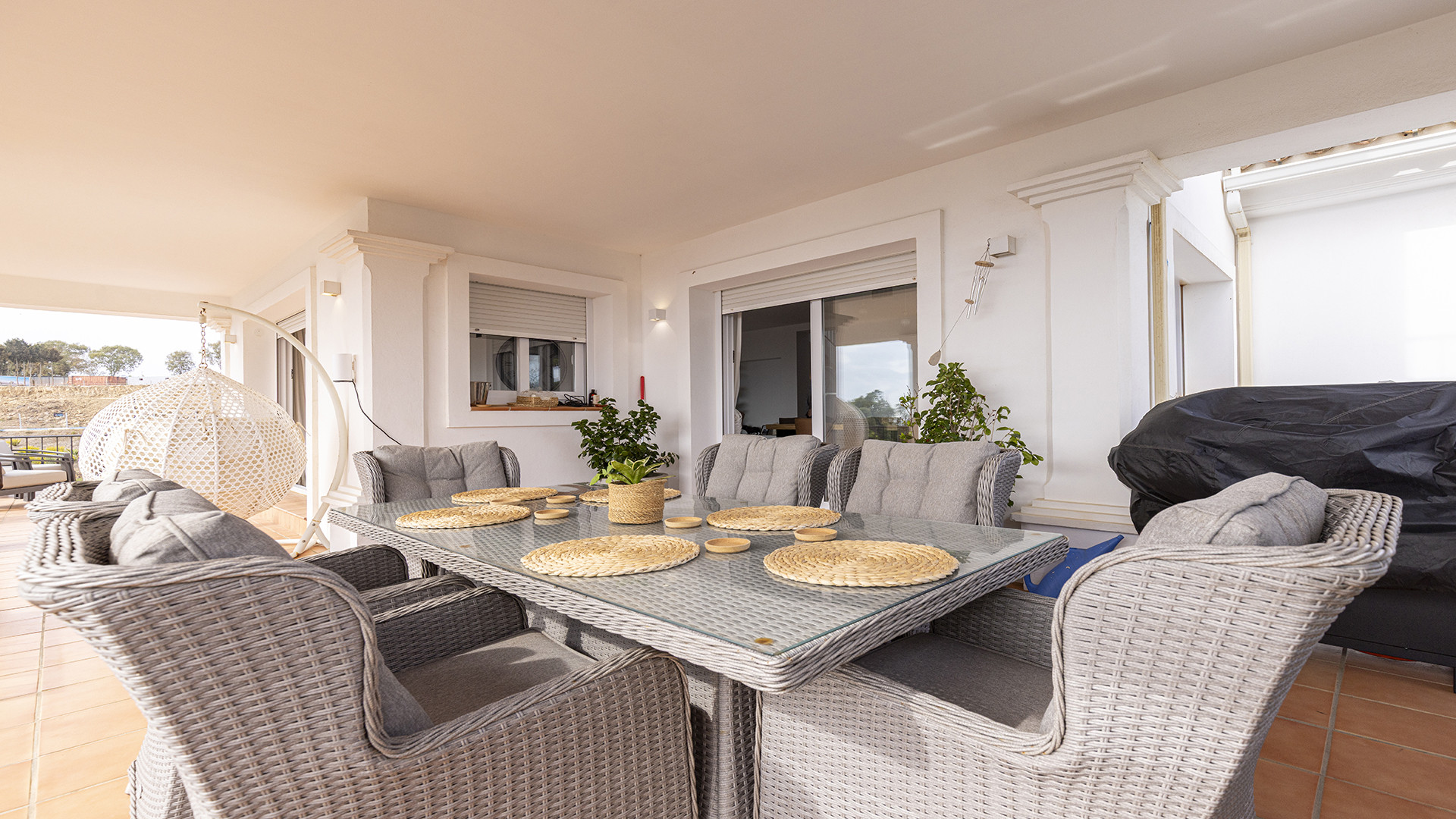 Elegant 4-Bedroom Villa with Panoramic Sea Views in La Paloma, Manilva · Photo 13