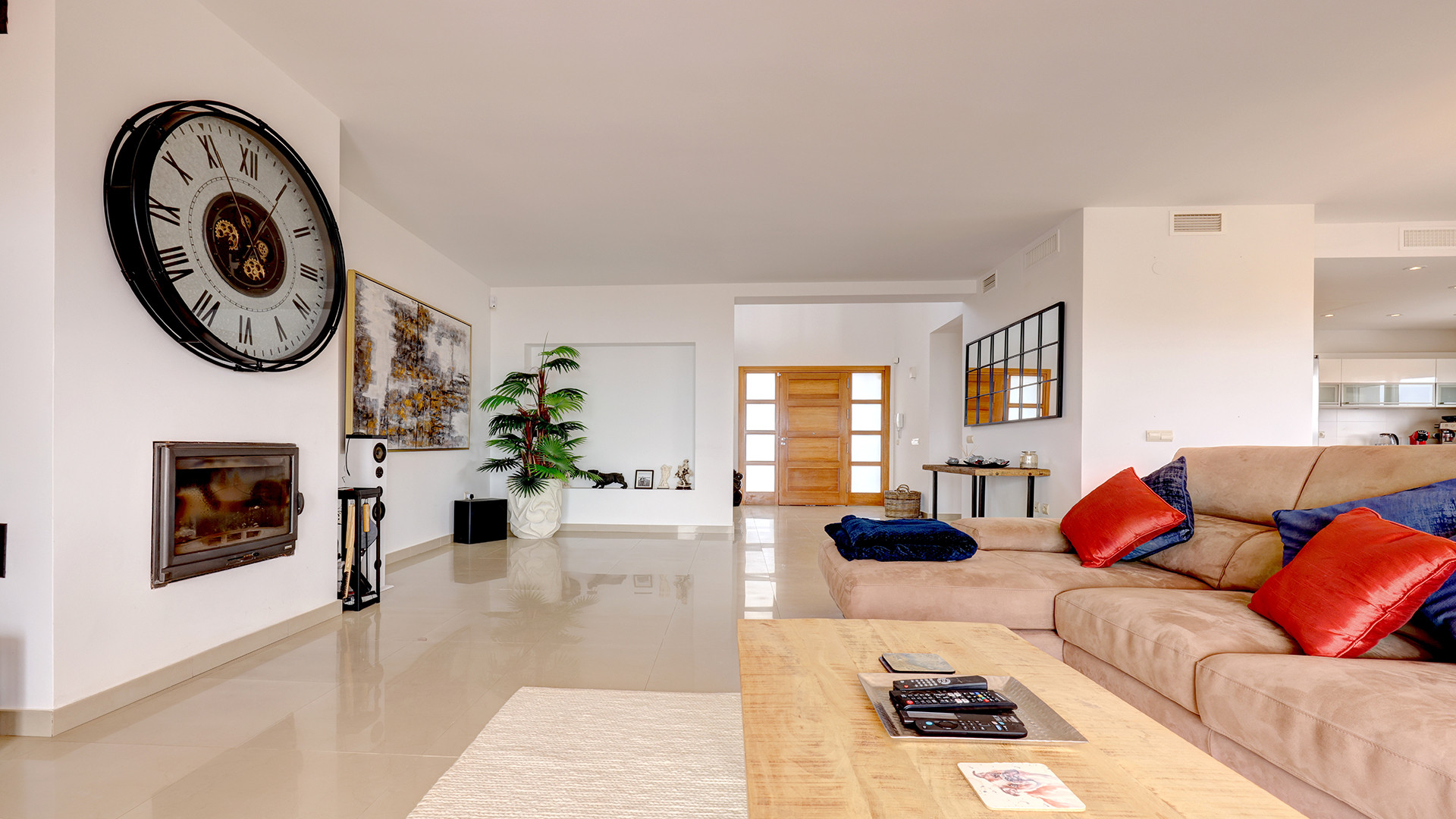 Elegant 4-Bedroom Villa with Panoramic Sea Views in La Paloma, Manilva · Photo 14