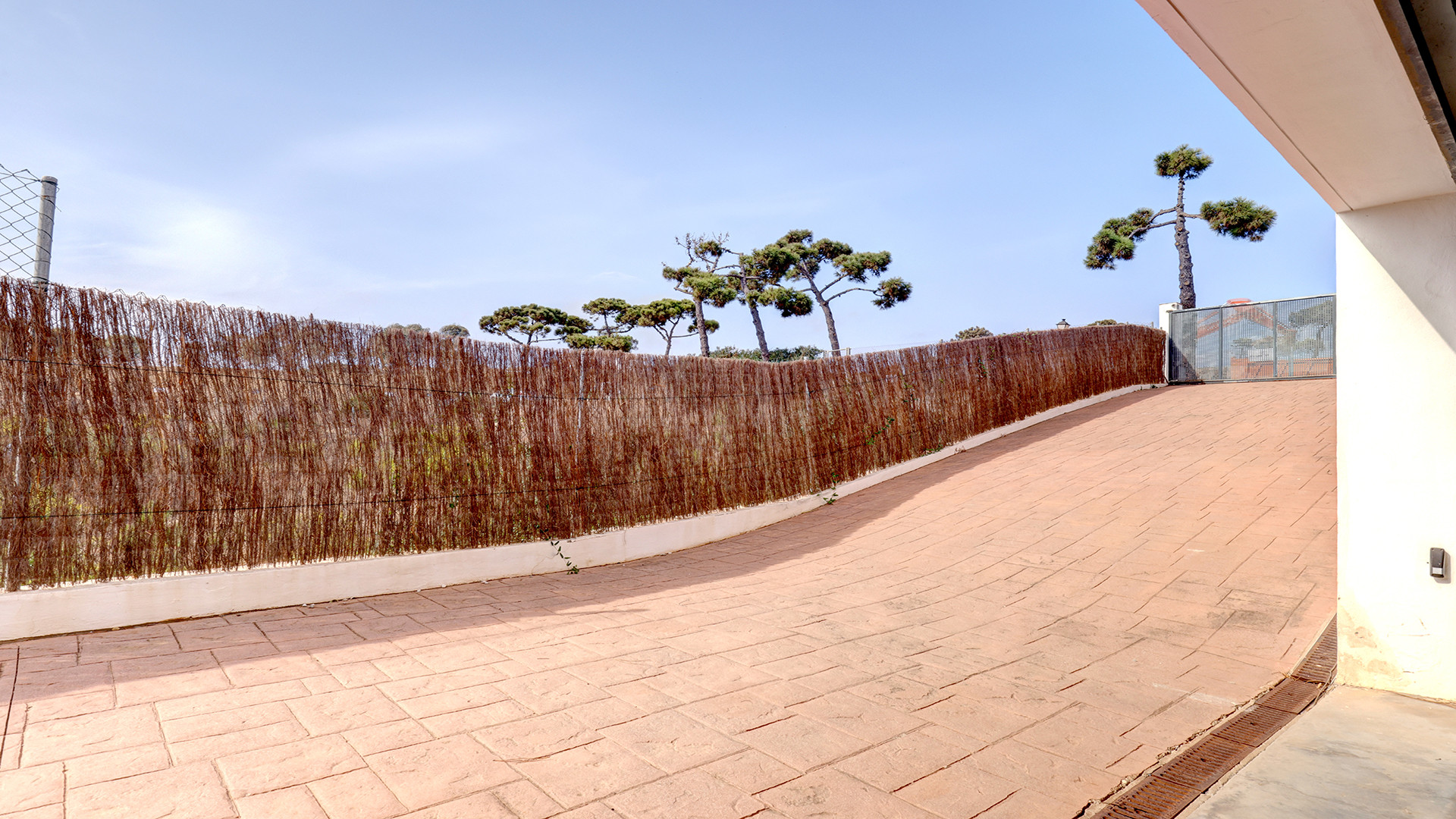 Elegant 4-Bedroom Villa with Panoramic Sea Views in La Paloma, Manilva · Photo 33