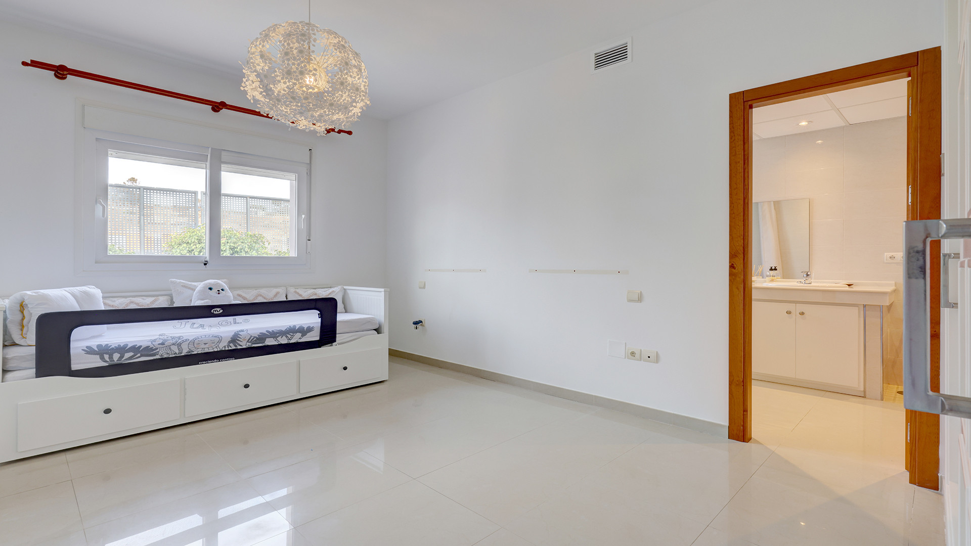 Elegant 4-Bedroom Villa with Panoramic Sea Views in La Paloma, Manilva · Photo 30