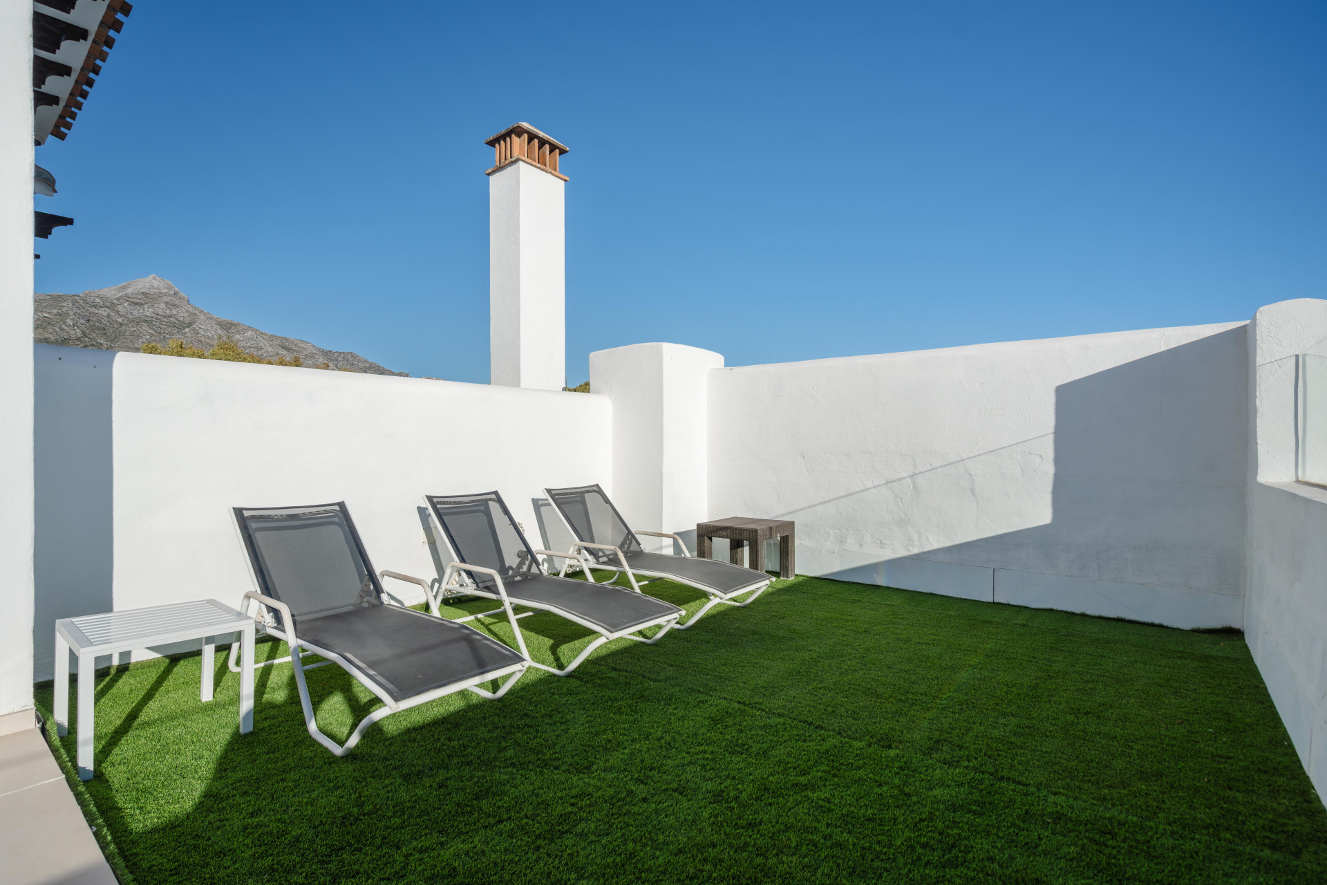 Elegant duplex penthouse in Aloha, Marbella with 3 bedrooms · Photo 25