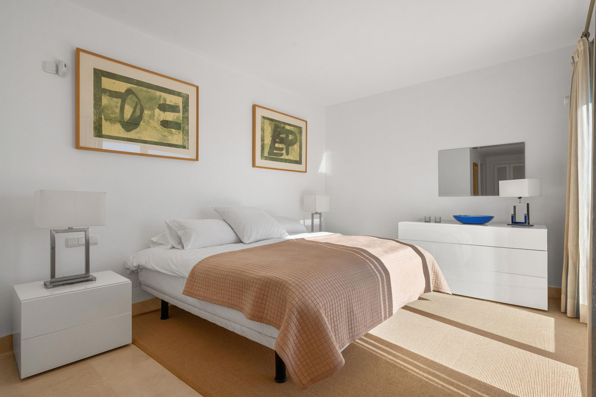 Elegant duplex penthouse in Aloha, Marbella with 3 bedrooms · Photo 17