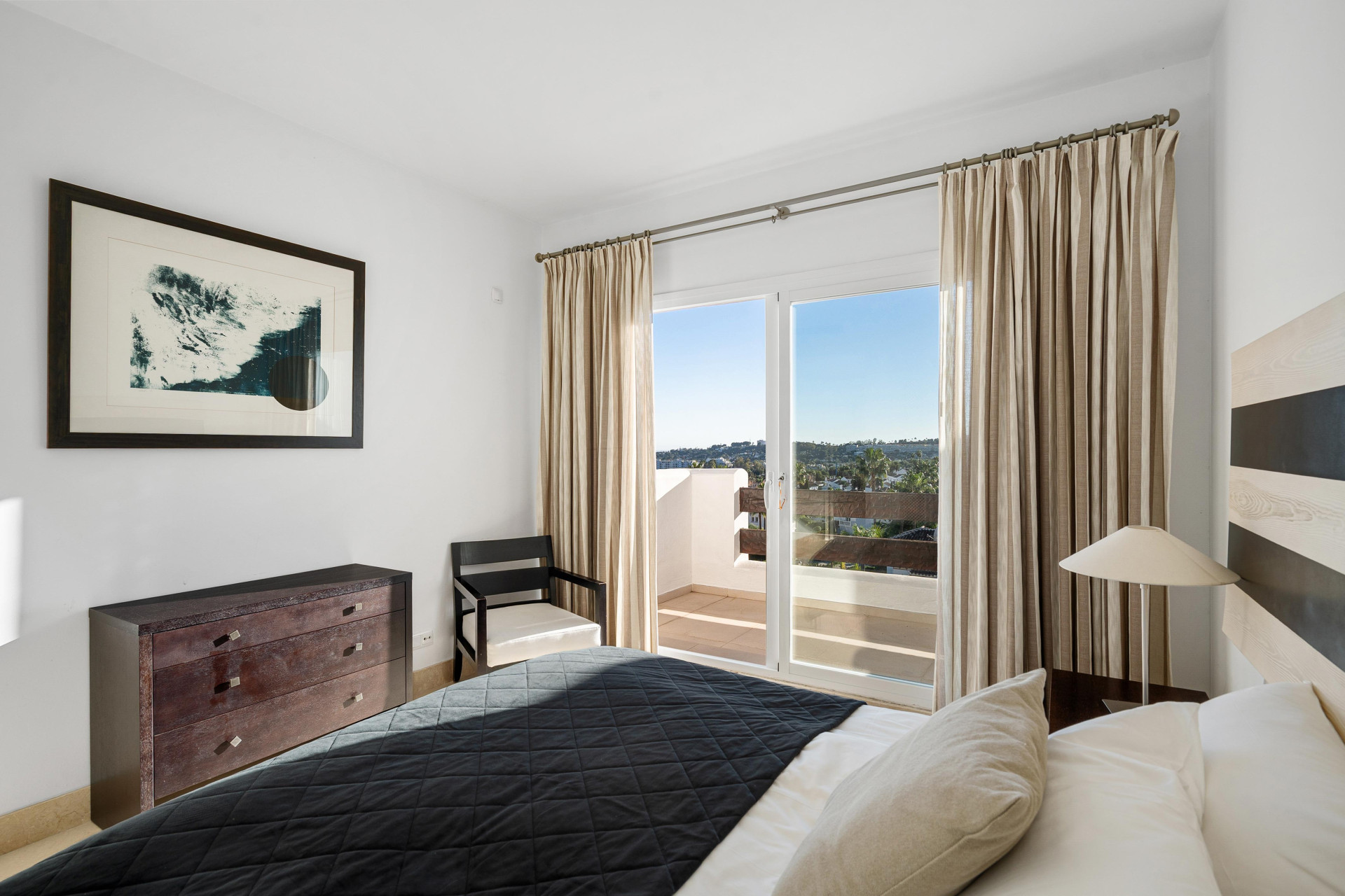 Elegant duplex penthouse in Aloha, Marbella with 3 bedrooms · Photo 14