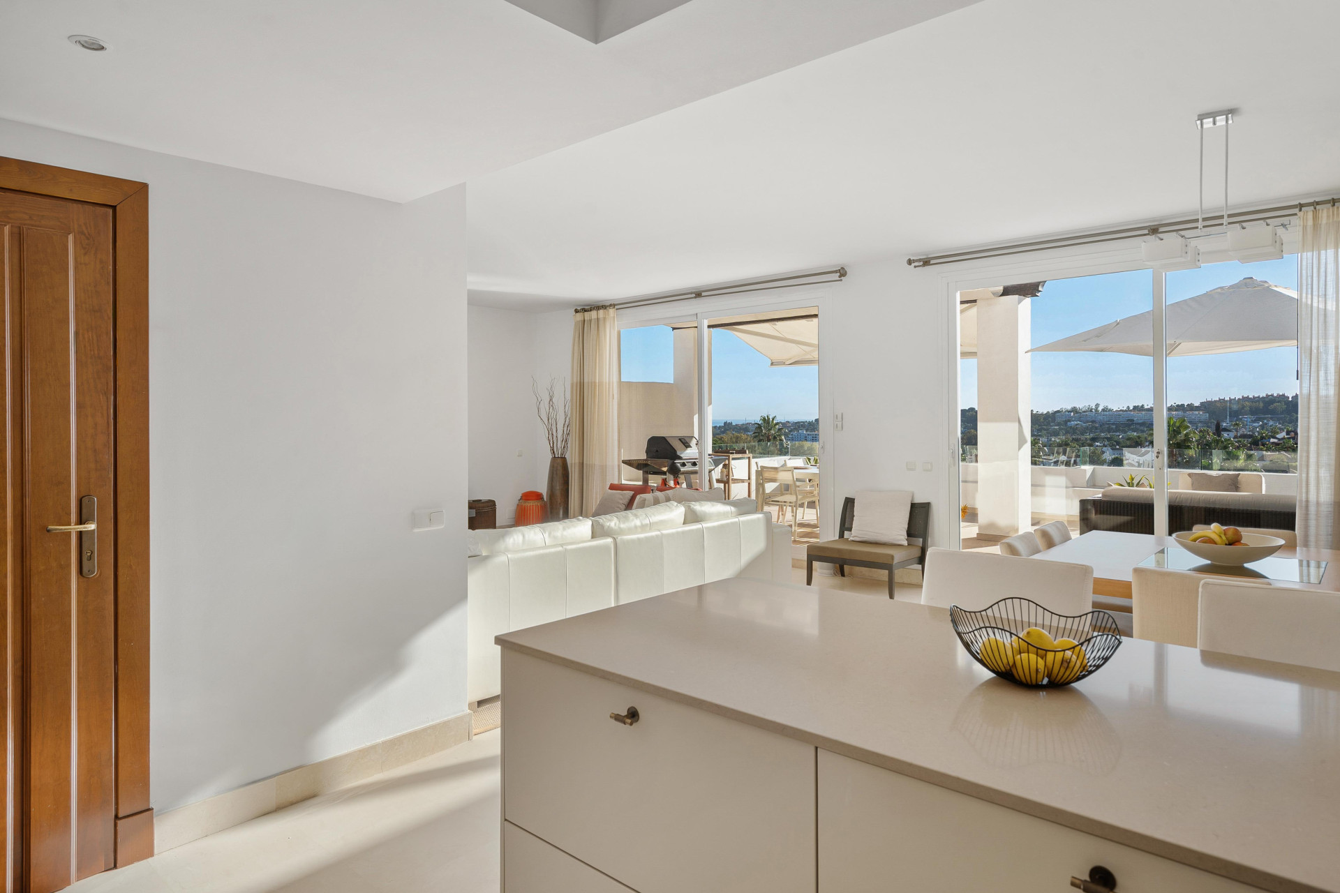 Elegant duplex penthouse in Aloha, Marbella with 3 bedrooms · Photo 9