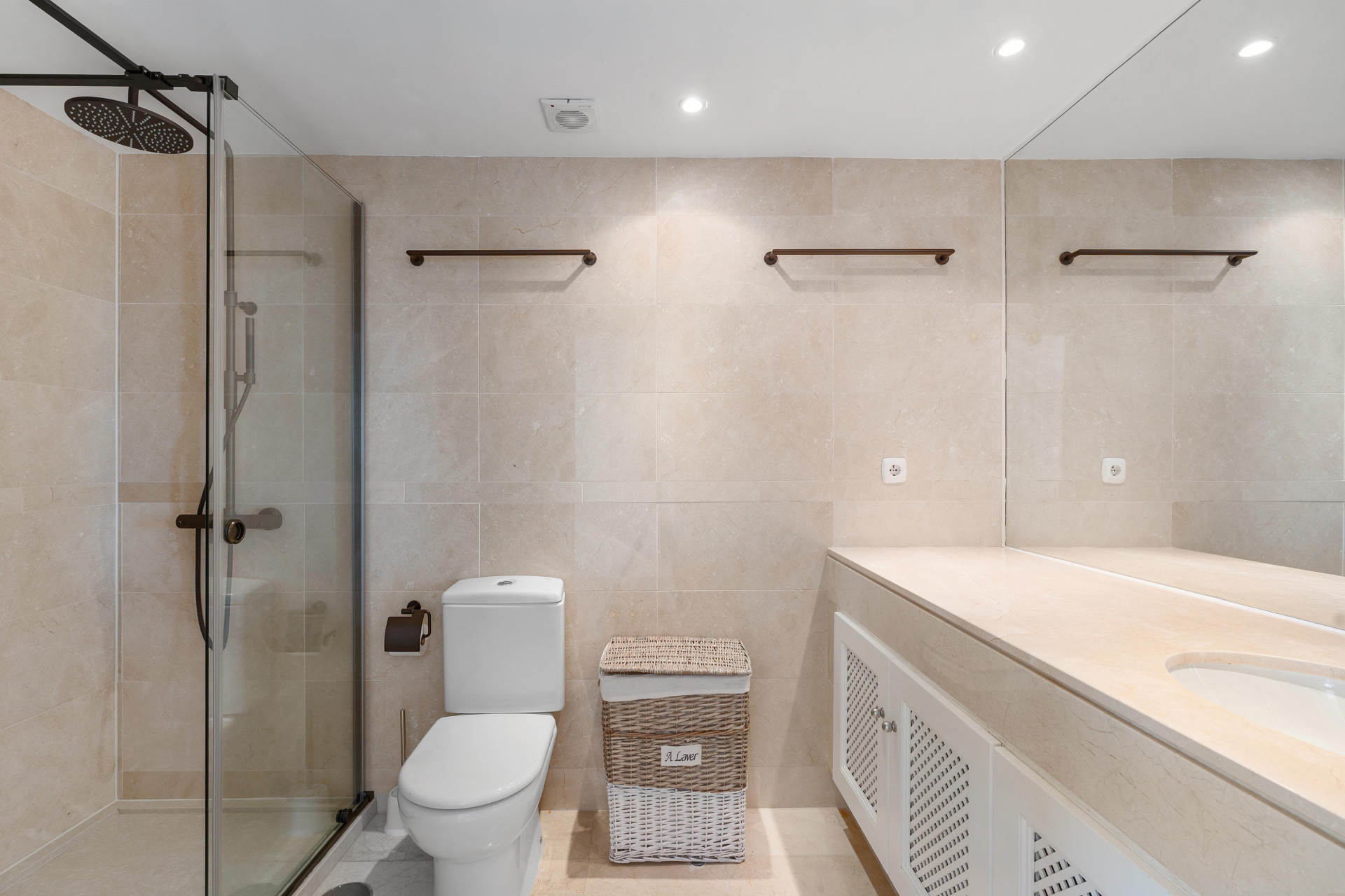 Elegant duplex penthouse in Aloha, Marbella with 3 bedrooms · Photo 20