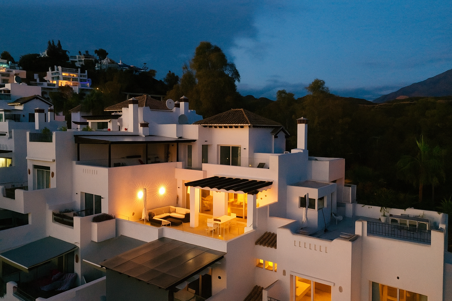 Elegant duplex penthouse in Aloha, Marbella with 3 bedrooms · Photo 35