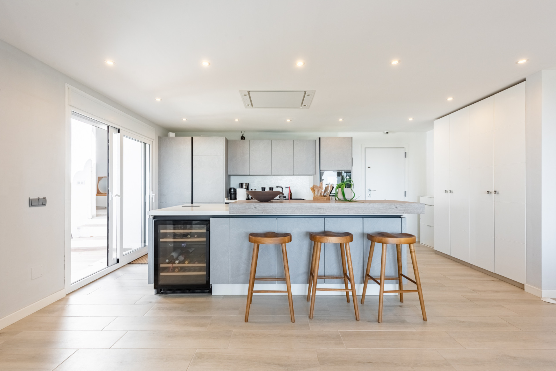Semi-detached house with amazing viewings · Photo 12