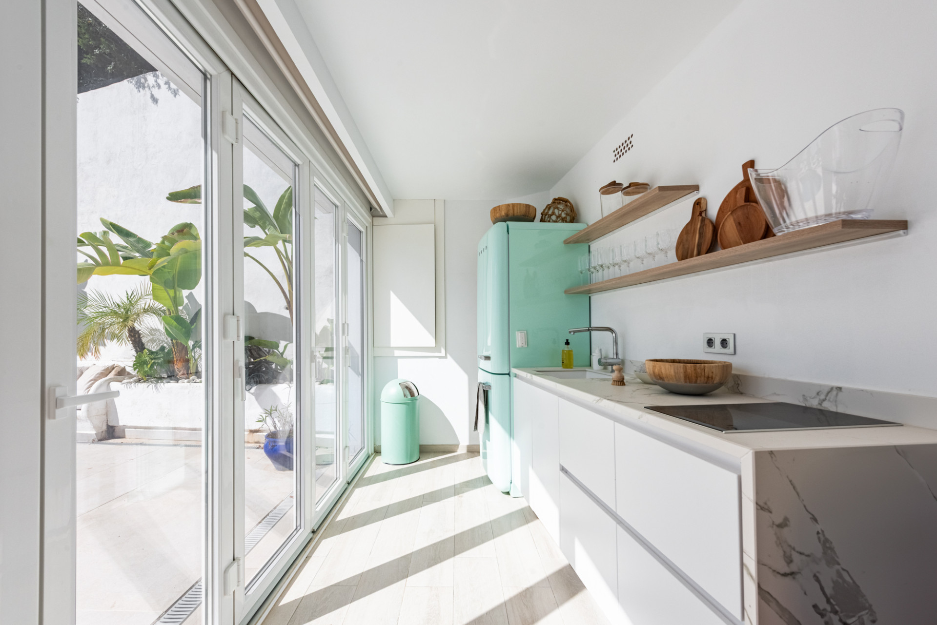 Semi-detached house with amazing viewings · Photo 28