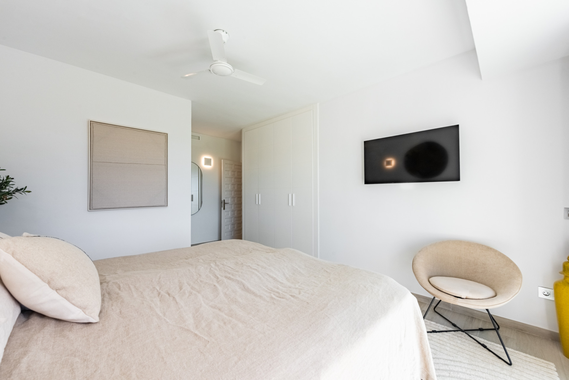 Semi-detached house with amazing viewings · Photo 23