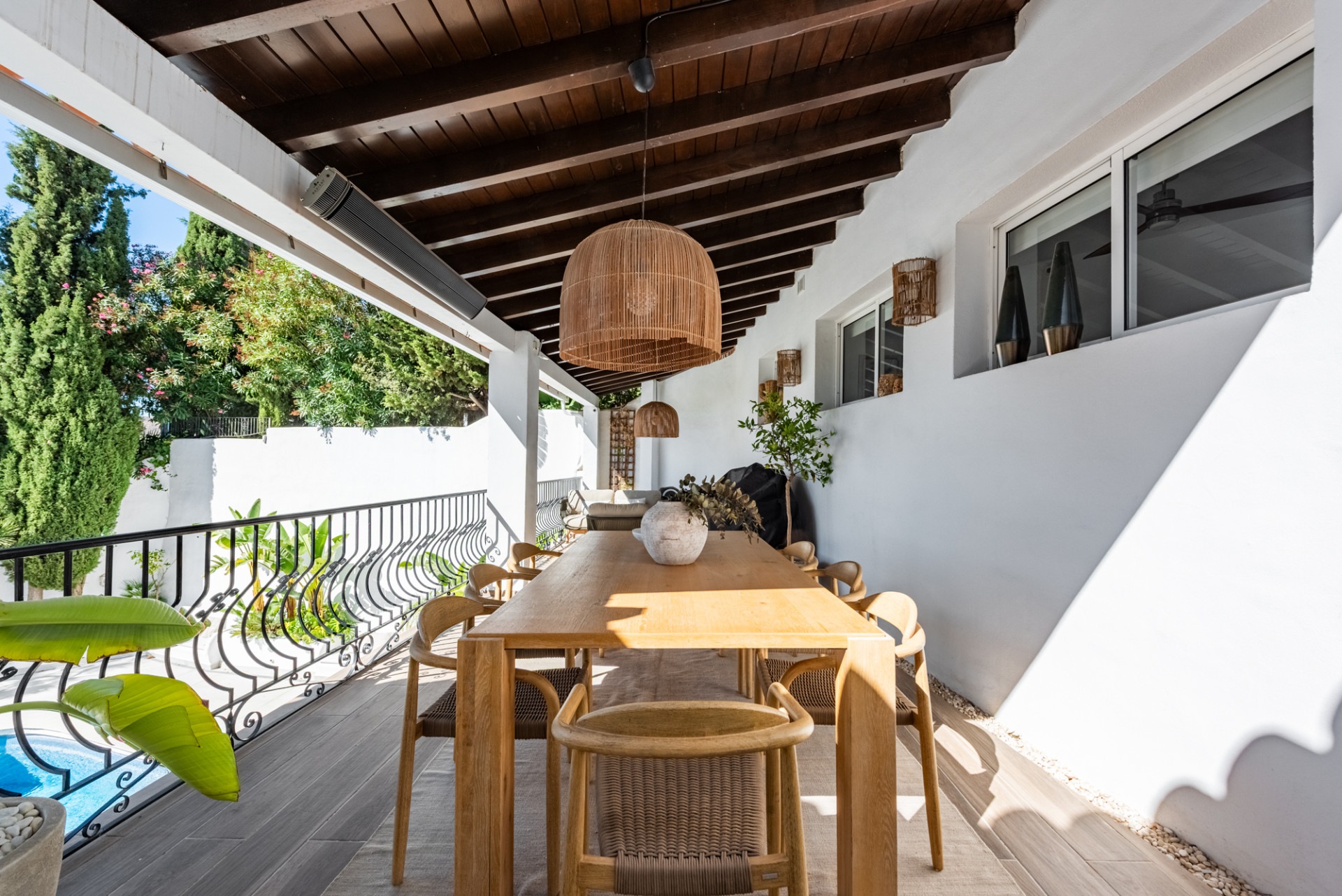 Semi-detached house with amazing viewings · Photo 14