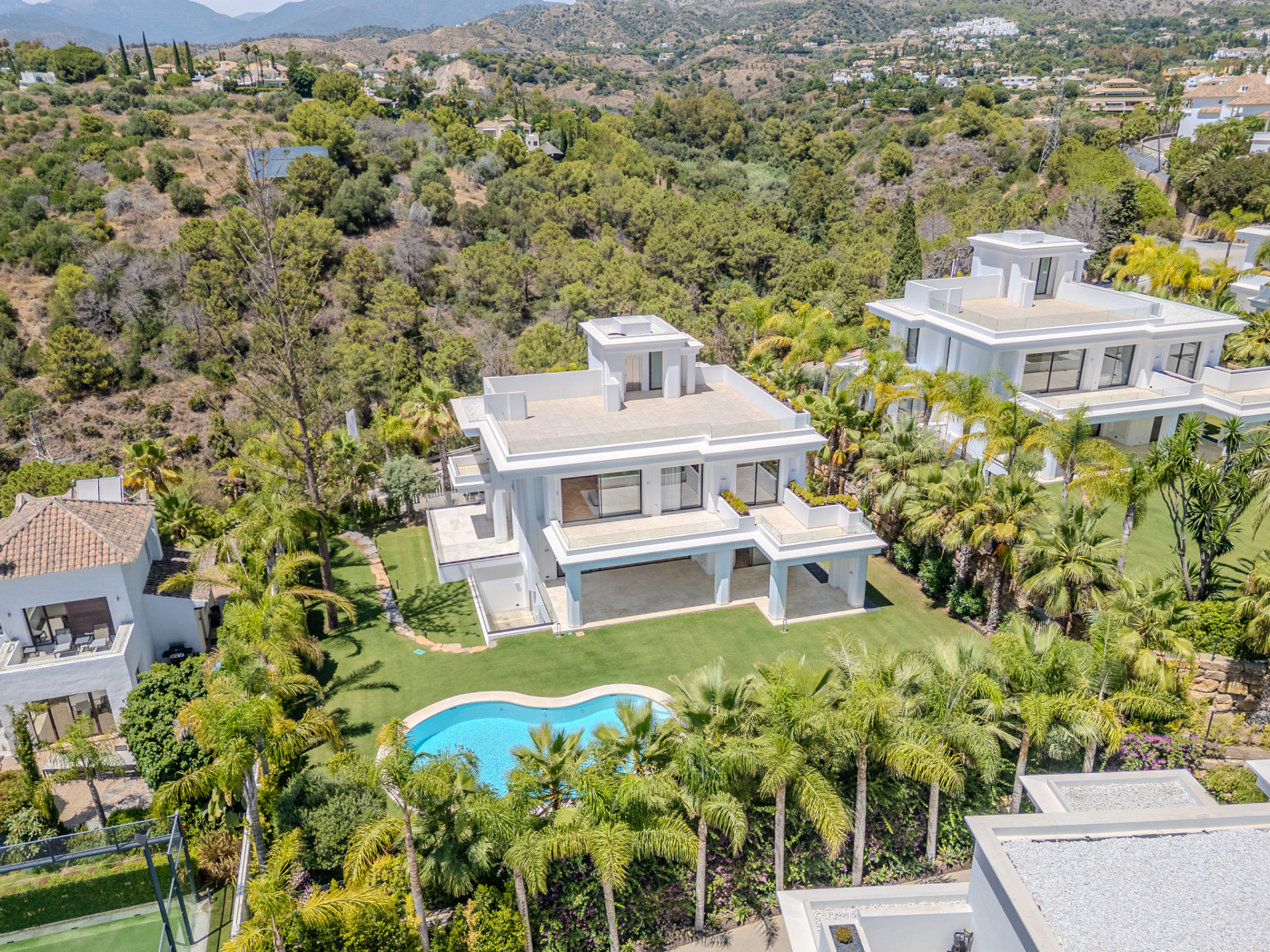 EXCLUSIVE DETACHED VILLAS IN LOMAS DE MARBELLA CLUB · Photo 31