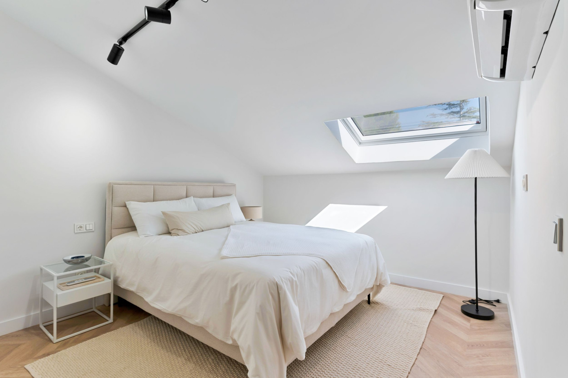 Modern Elegance in the Heart of Nagüeles · Photo 19