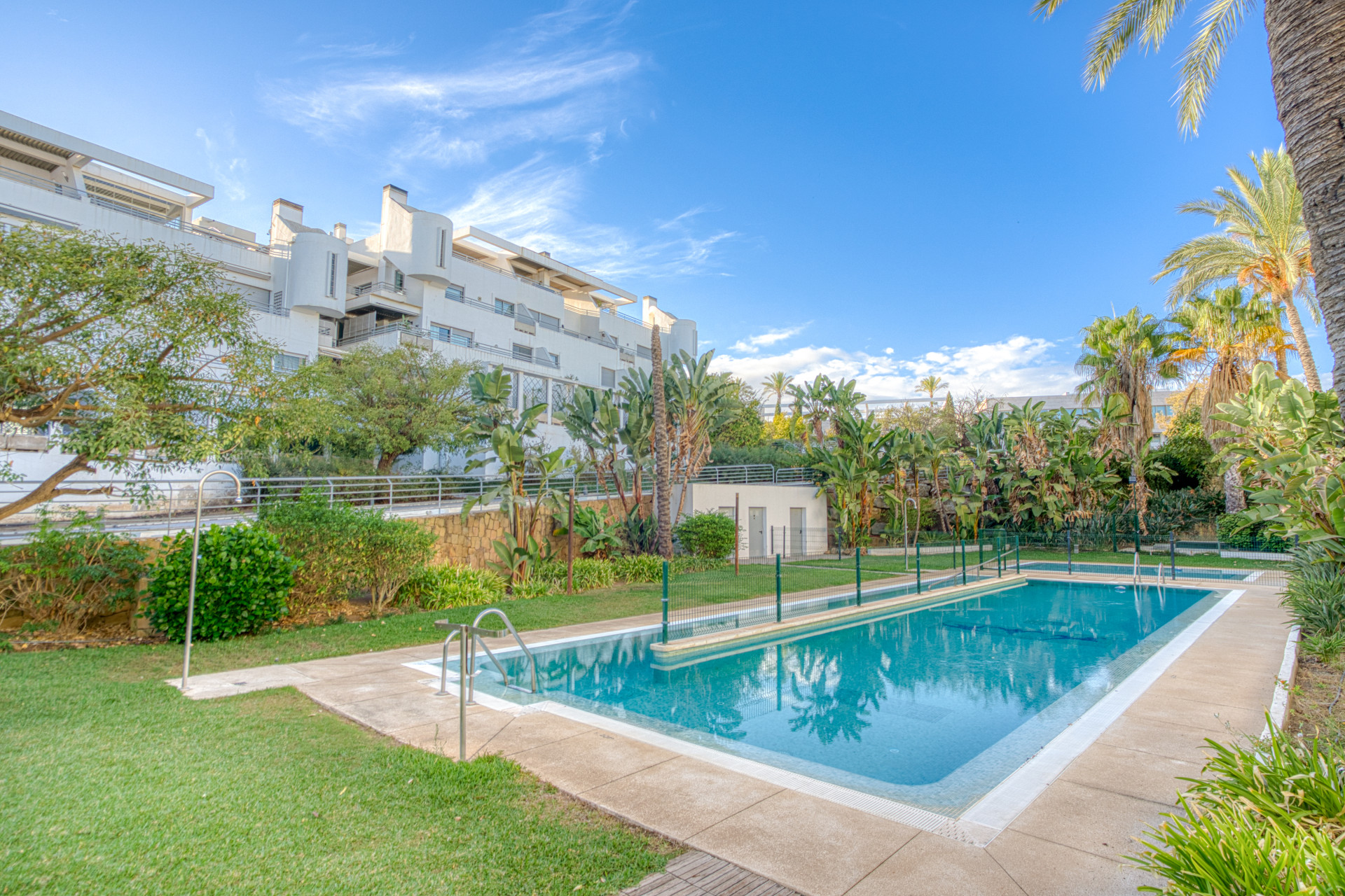 Fantastic east-facing duplex penthouse with solarium and stunning sunset views in La Cala Golf Resort, Mijas Costa · Photo 18