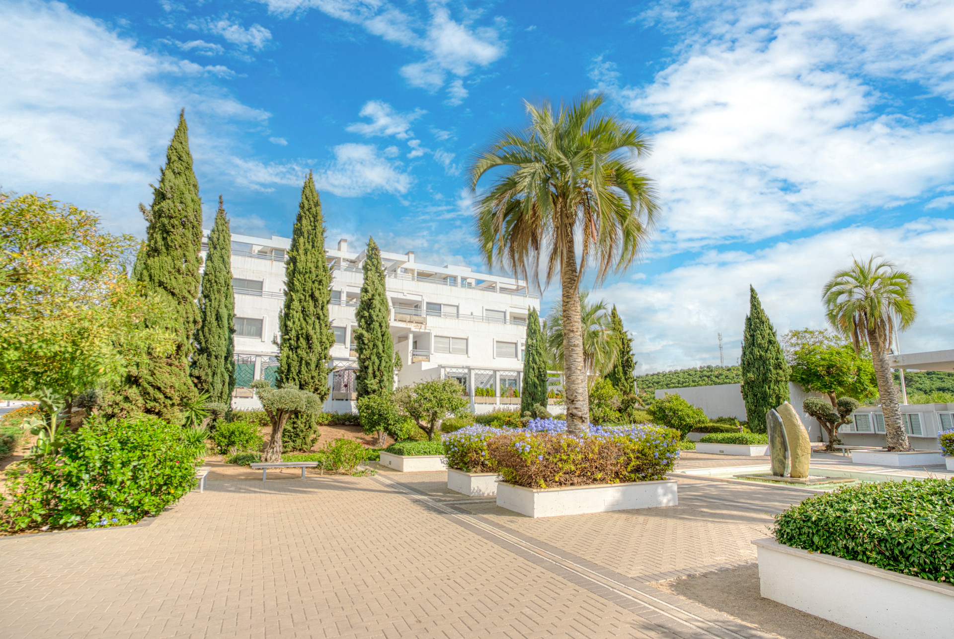 Fantastic east-facing duplex penthouse with solarium and stunning sunset views in La Cala Golf Resort, Mijas Costa · Photo 11