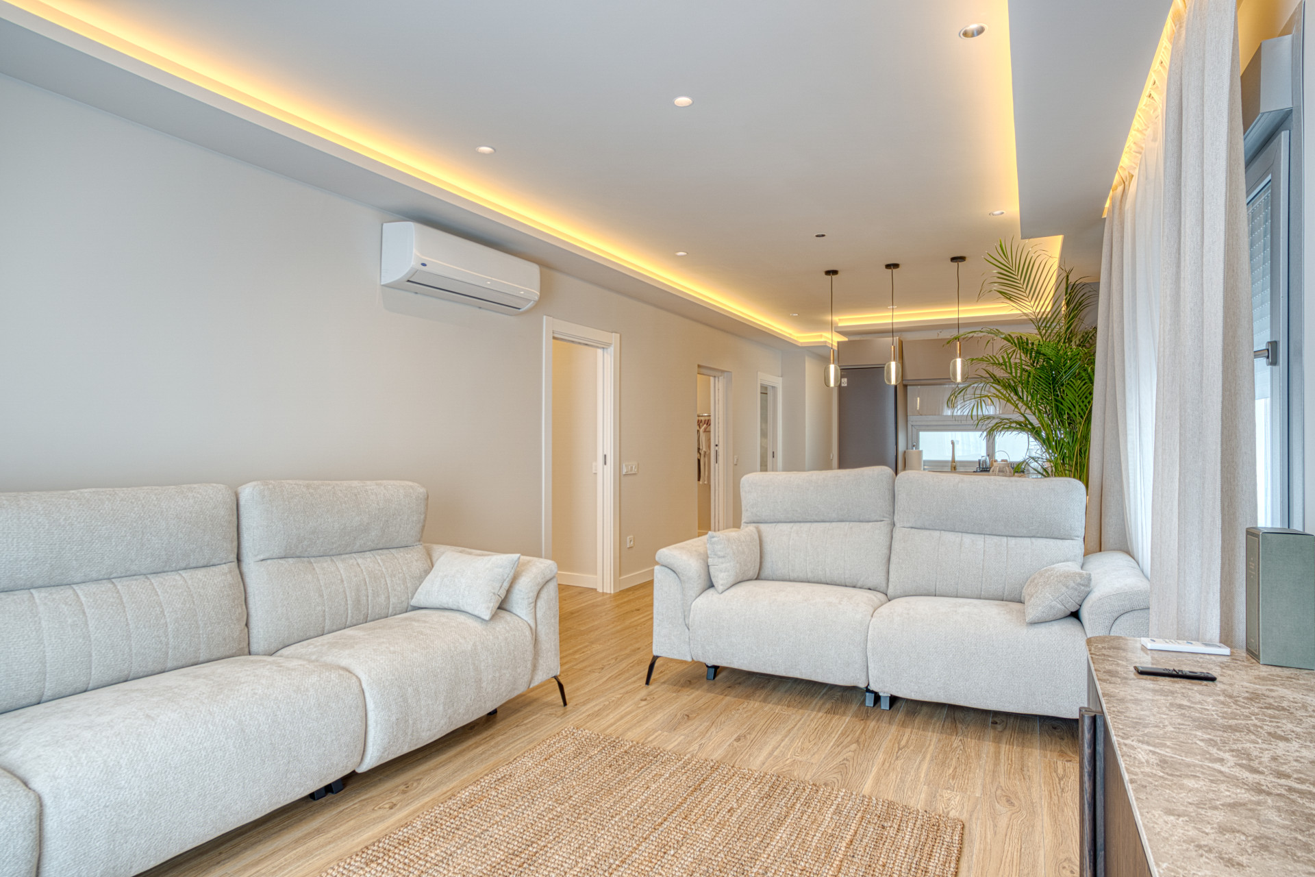 Fantastic east-facing duplex penthouse with solarium and stunning sunset views in La Cala Golf Resort, Mijas Costa · Photo 12