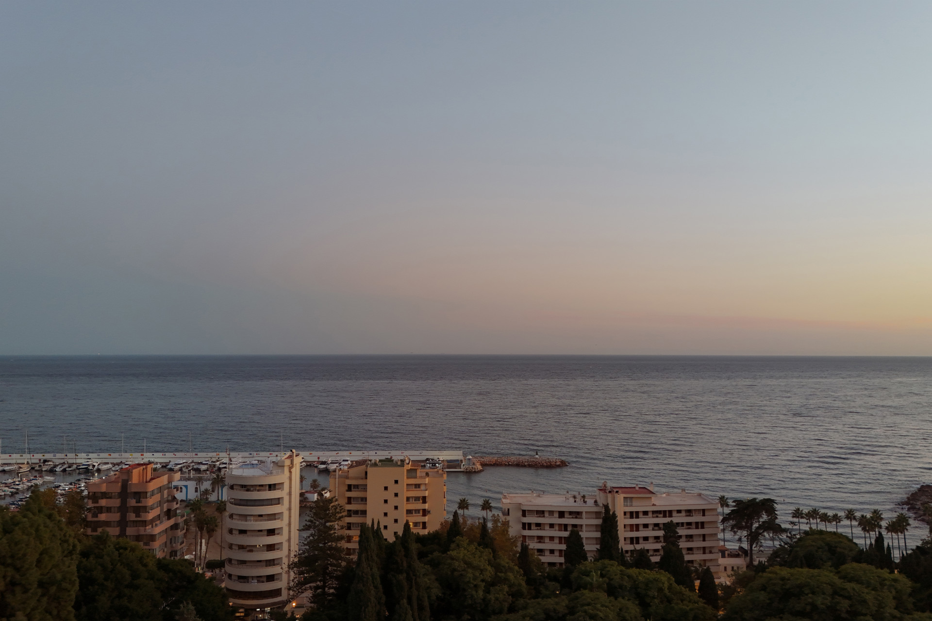 Marbella Penthouse - Private Rooftop Pool & La Concha Views · Photo 25