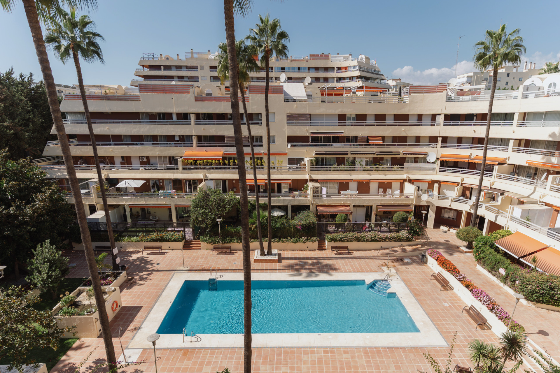 Marbella Penthouse - Private Rooftop Pool & La Concha Views · Photo 28