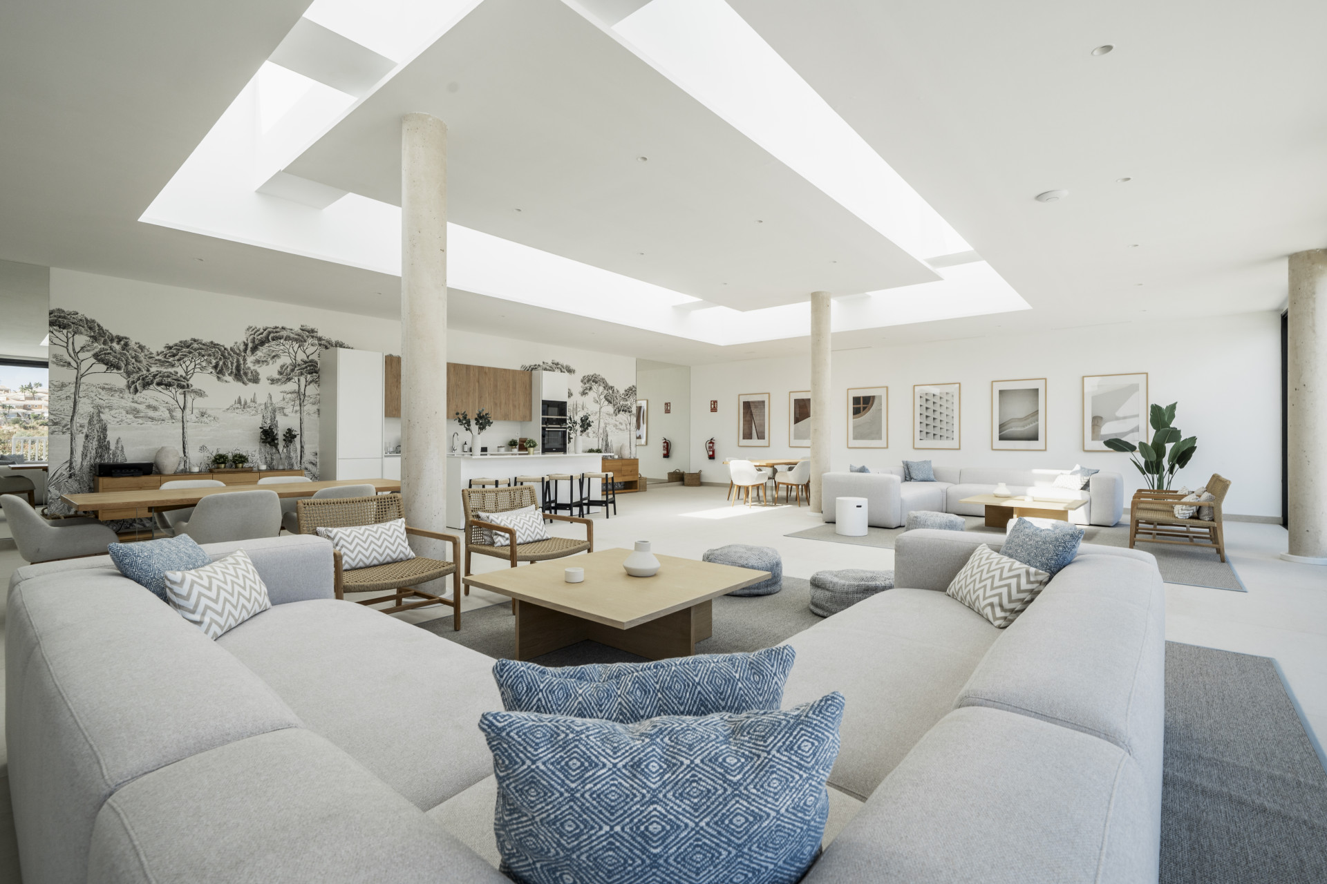Luxury Ground Floor Apartment with Garden and Partial Sea Views in Marbella East · Photo 40