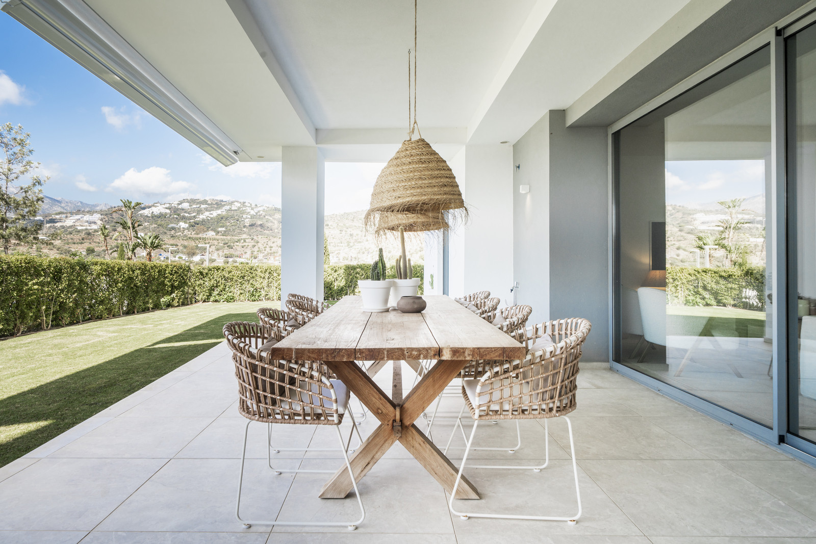 Luxury Ground Floor Apartment with Garden and Partial Sea Views in Marbella East · Photo 36