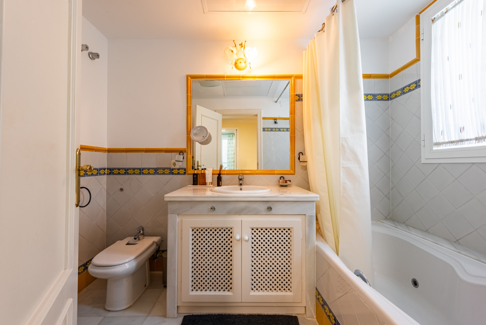 Unique Semi-detached Villa on the beach in La Perla de la Bahía, Casares · Photo 23