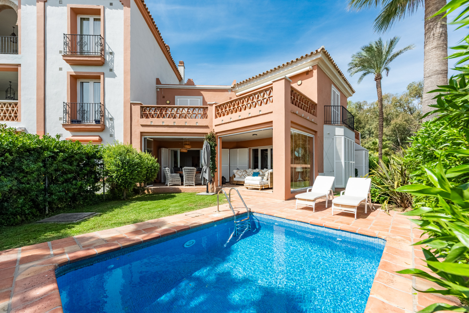 Unique Semi-detached Villa on the beach in La Perla de la Bahía, Casares · Photo 29