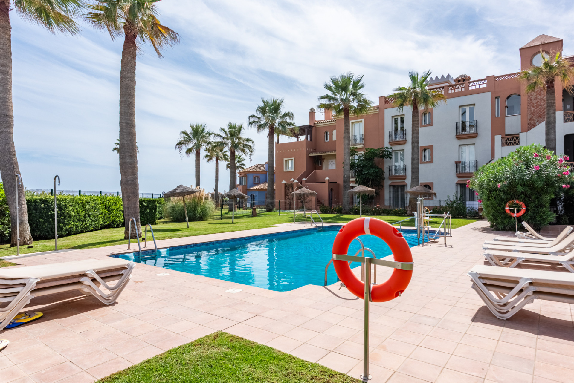 Unique Semi-detached Villa on the beach in La Perla de la Bahía, Casares · Photo 37