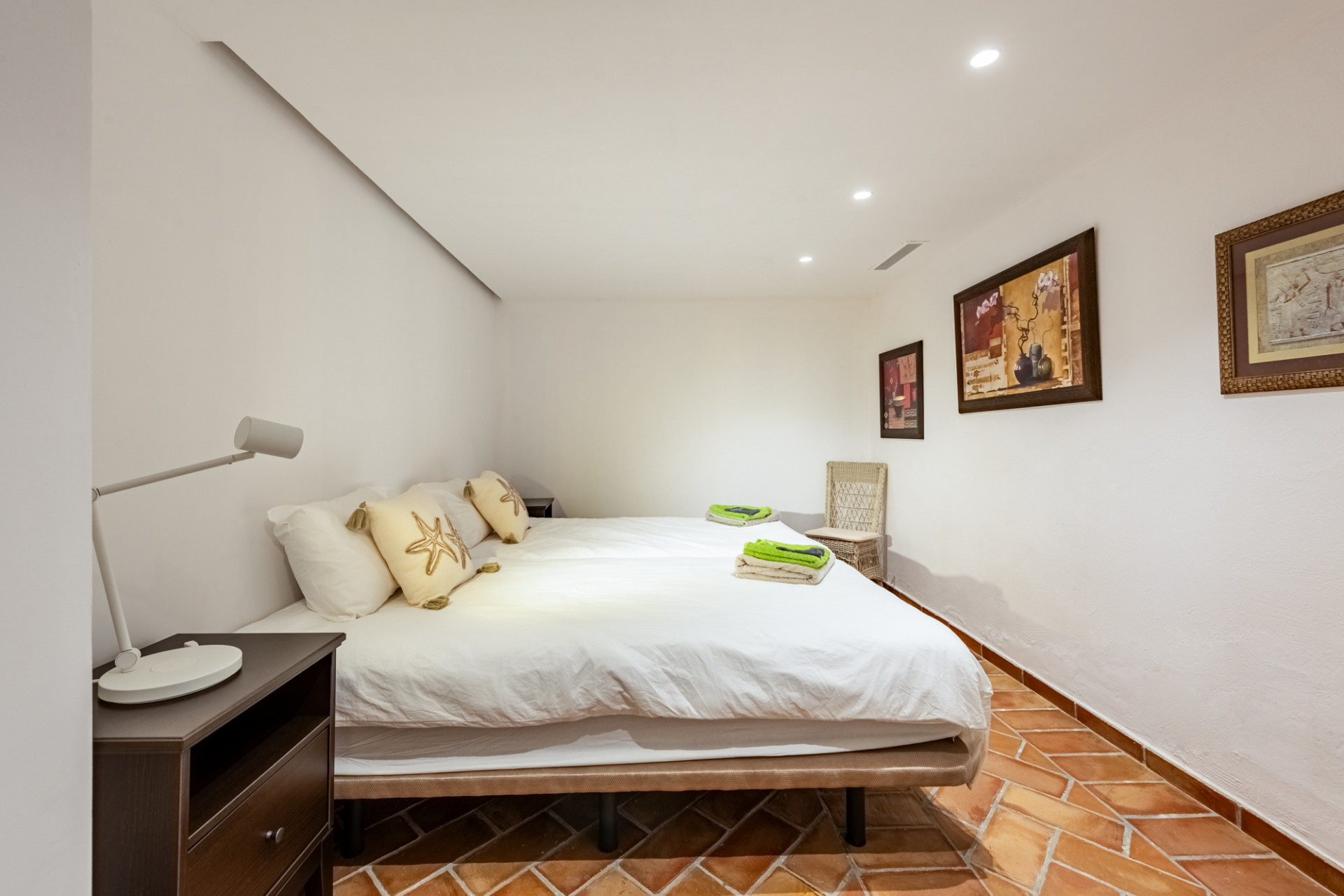 Unique Semi-detached Villa on the beach in La Perla de la Bahía, Casares · Photo 25