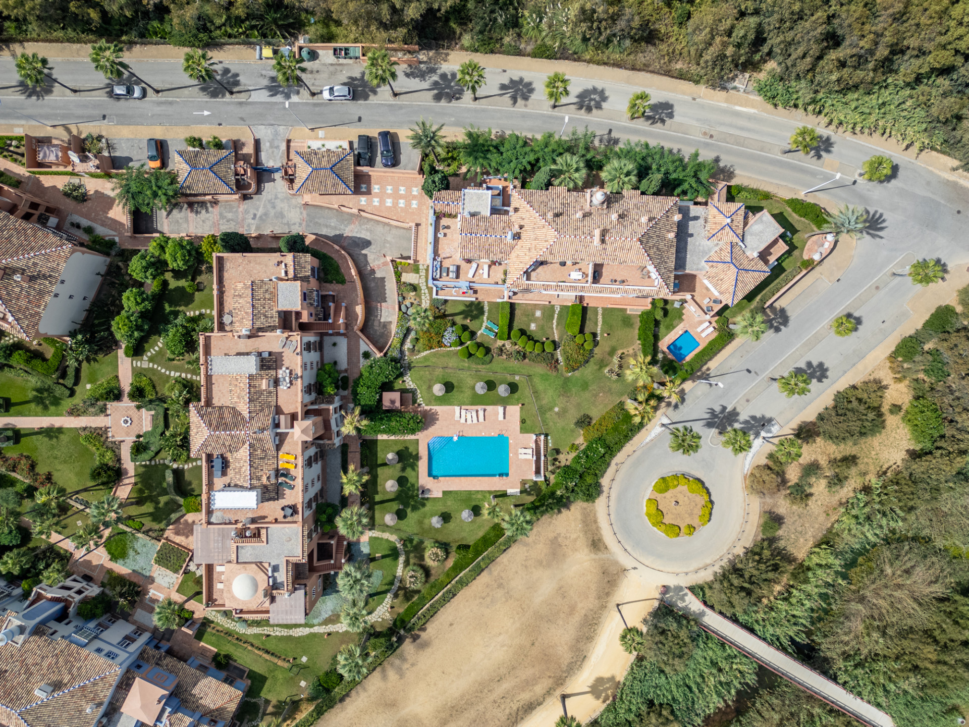 Unique Semi-detached Villa on the beach in La Perla de la Bahía, Casares · Photo 41