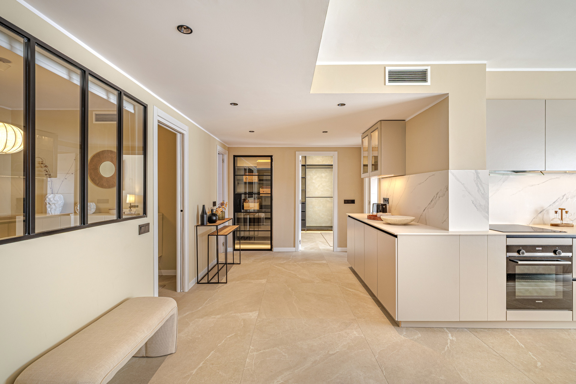 Stunning Renovated 4-Bedroom Apartment in Prime Nueva Andalucía Location · Photo 9