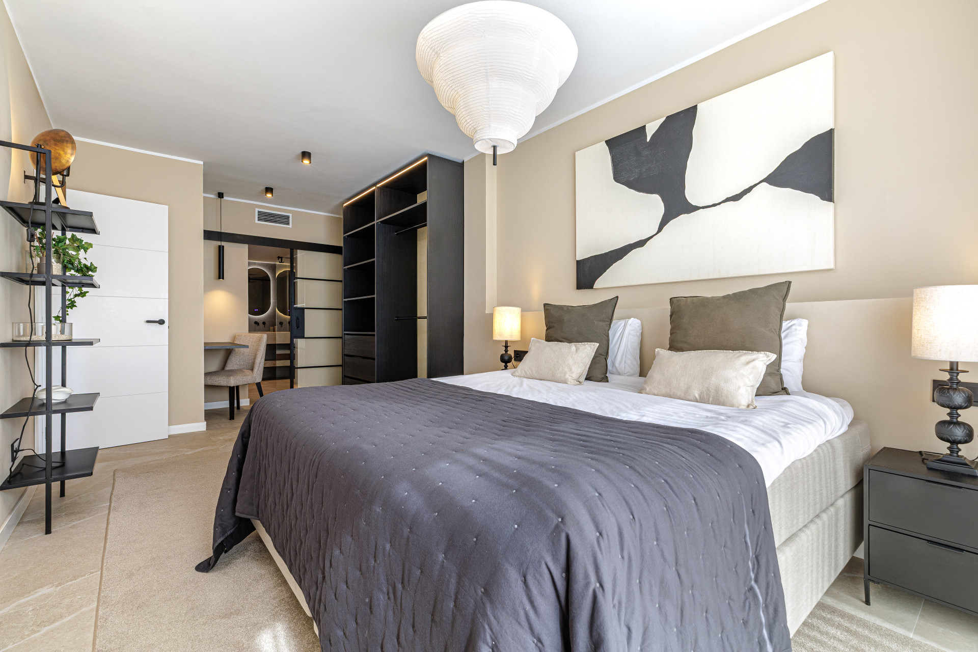Stunning Renovated 4-Bedroom Apartment in Prime Nueva Andalucía Location · Photo 26
