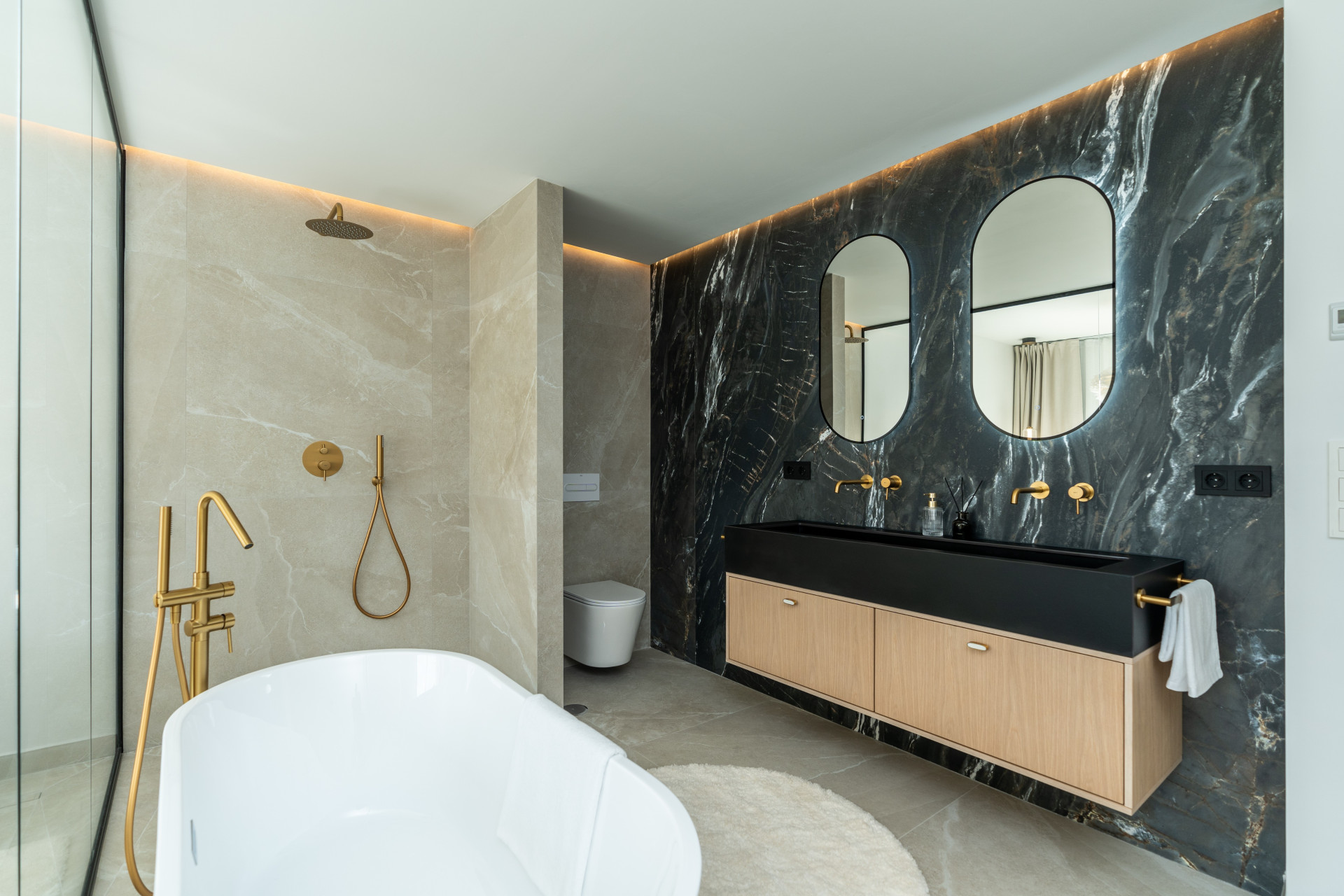 Casa Preciosa, a fully refurbished 4-bedroom, spacious townhouse in The Golf Valley of Nueva Andalucia, Marbella · Photo 18