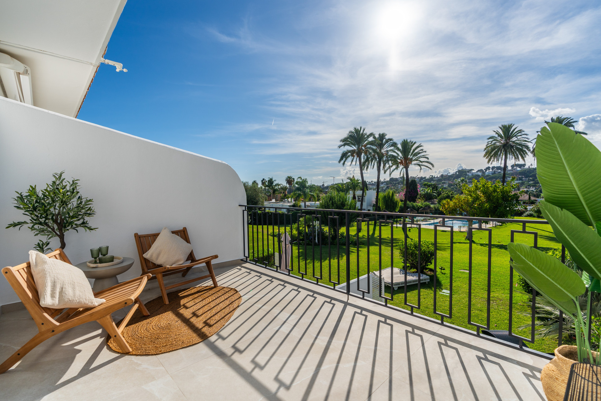 Casa Preciosa, a fully refurbished 4-bedroom, spacious townhouse in The Golf Valley of Nueva Andalucia, Marbella · Photo 8