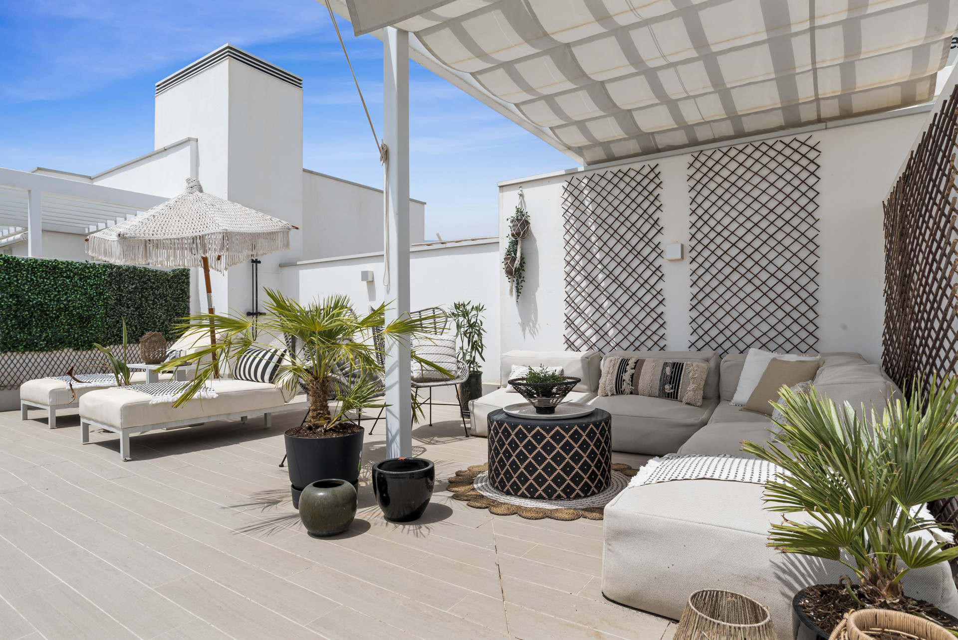 Elegant Penthouse with Rooftop Solarium in Le Mirage Phase III, Cancelada · Photo 23