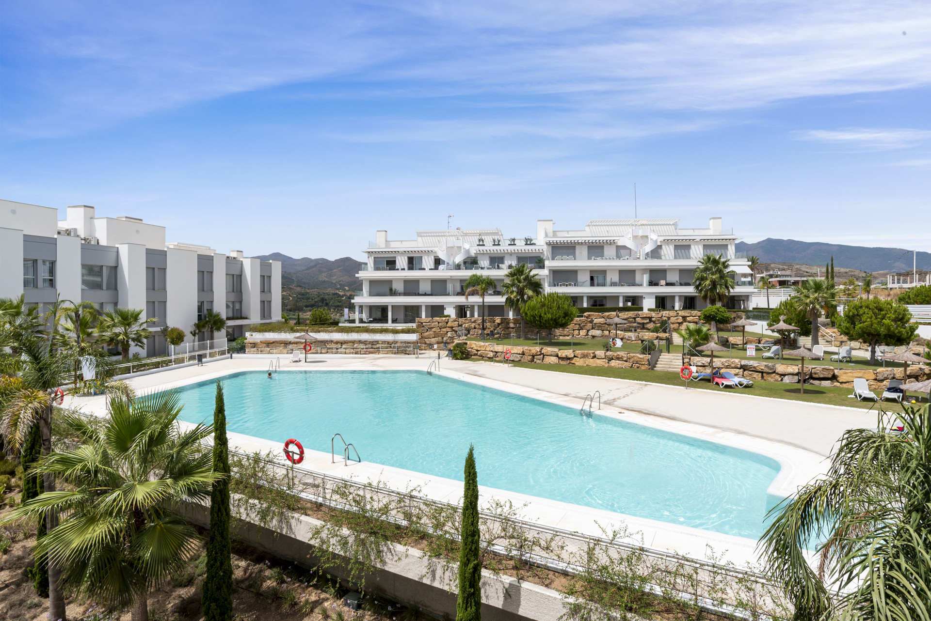 Elegant Penthouse with Rooftop Solarium in Le Mirage Phase III, Cancelada · Photo 24
