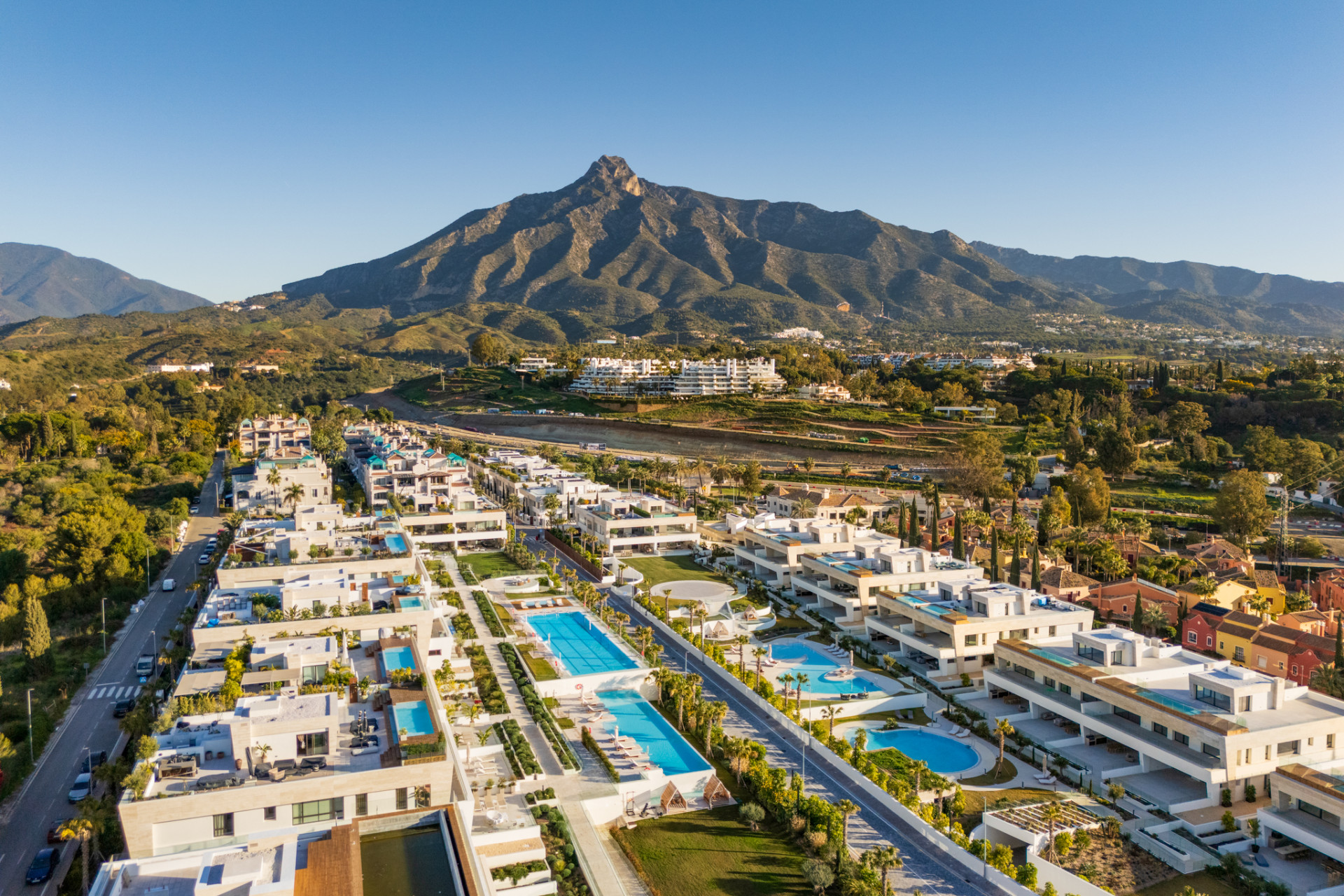 Stunning 4-Bedroom Ground Floor Apartment in Epic Phase 3, Marbella Golden Mile · Photo 41
