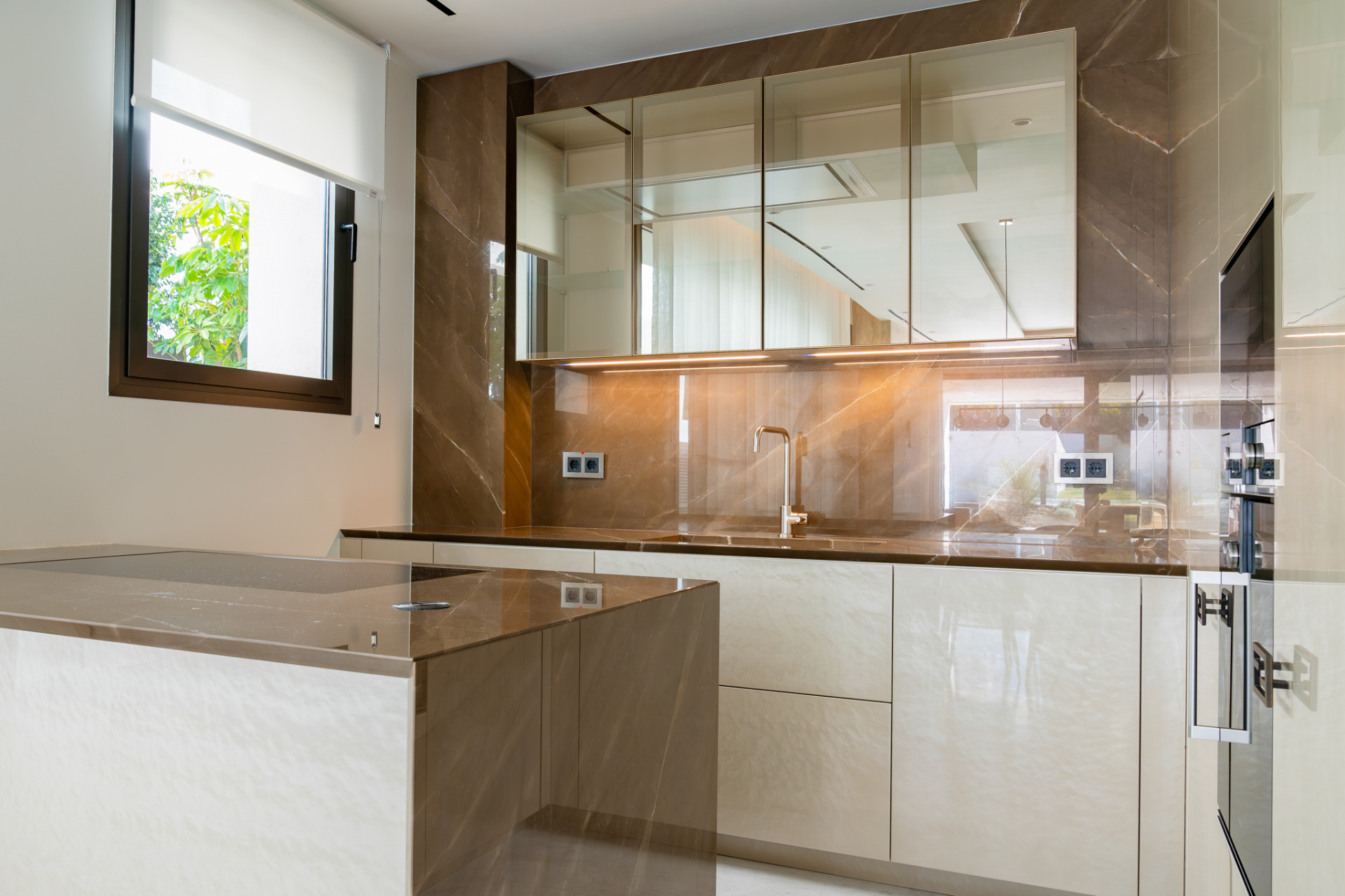 Stunning 4-Bedroom Ground Floor Apartment in Epic Phase 3, Marbella Golden Mile · Photo 13