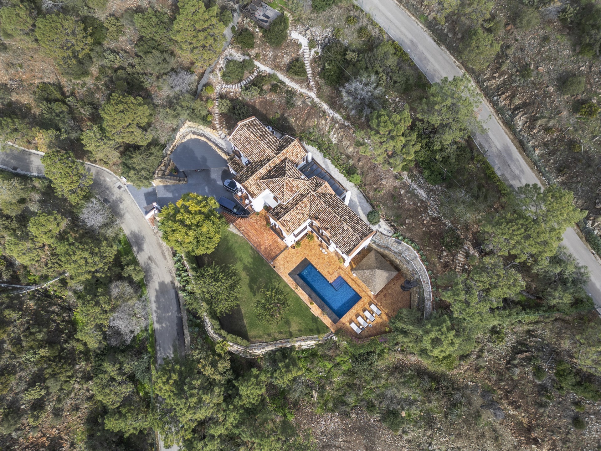 Timeless Luxury Villa in El Madroñal · Photo 39