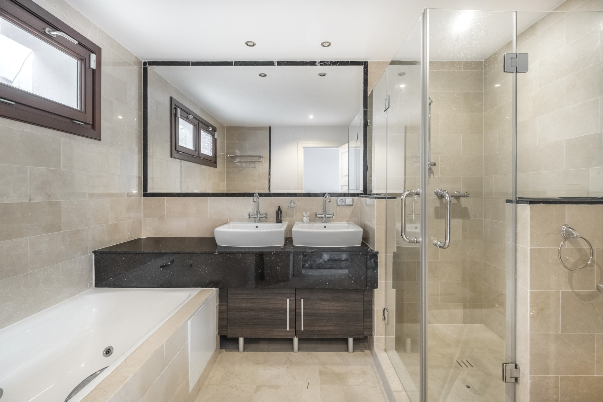 Timeless Luxury Villa in El Madroñal · Photo 26